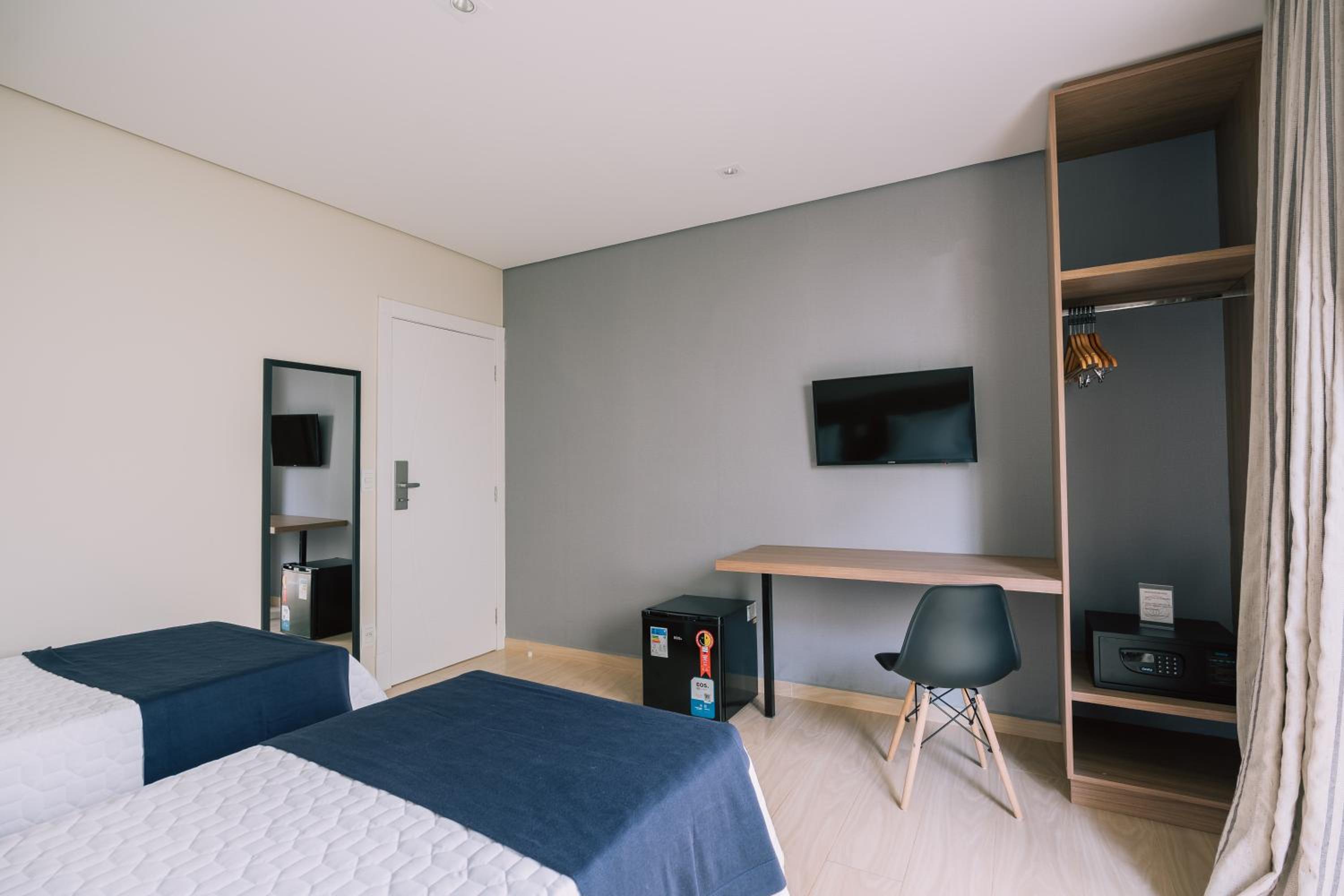 Standard Twin Room with Garden View photo 3