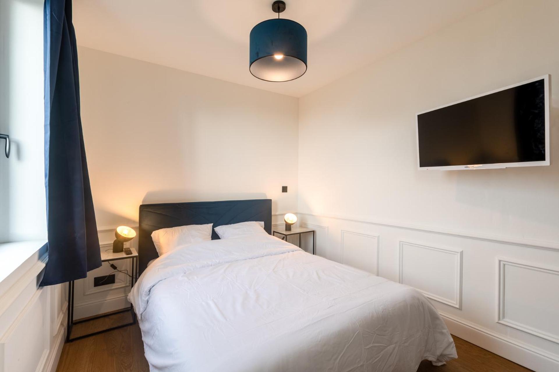 One-Bedroom Apartment - Photo 4