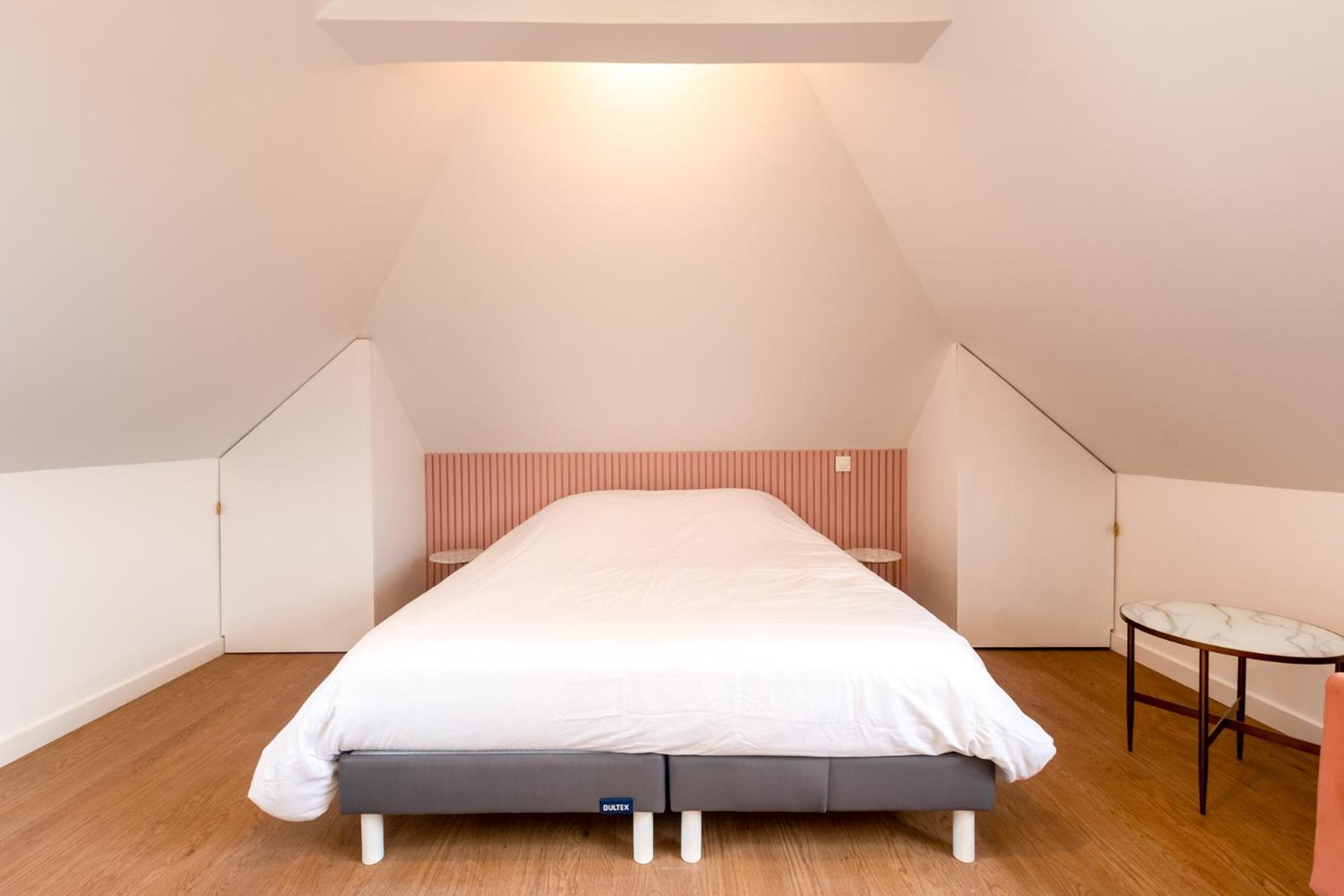 King Studio with Sofa Bed photo 2