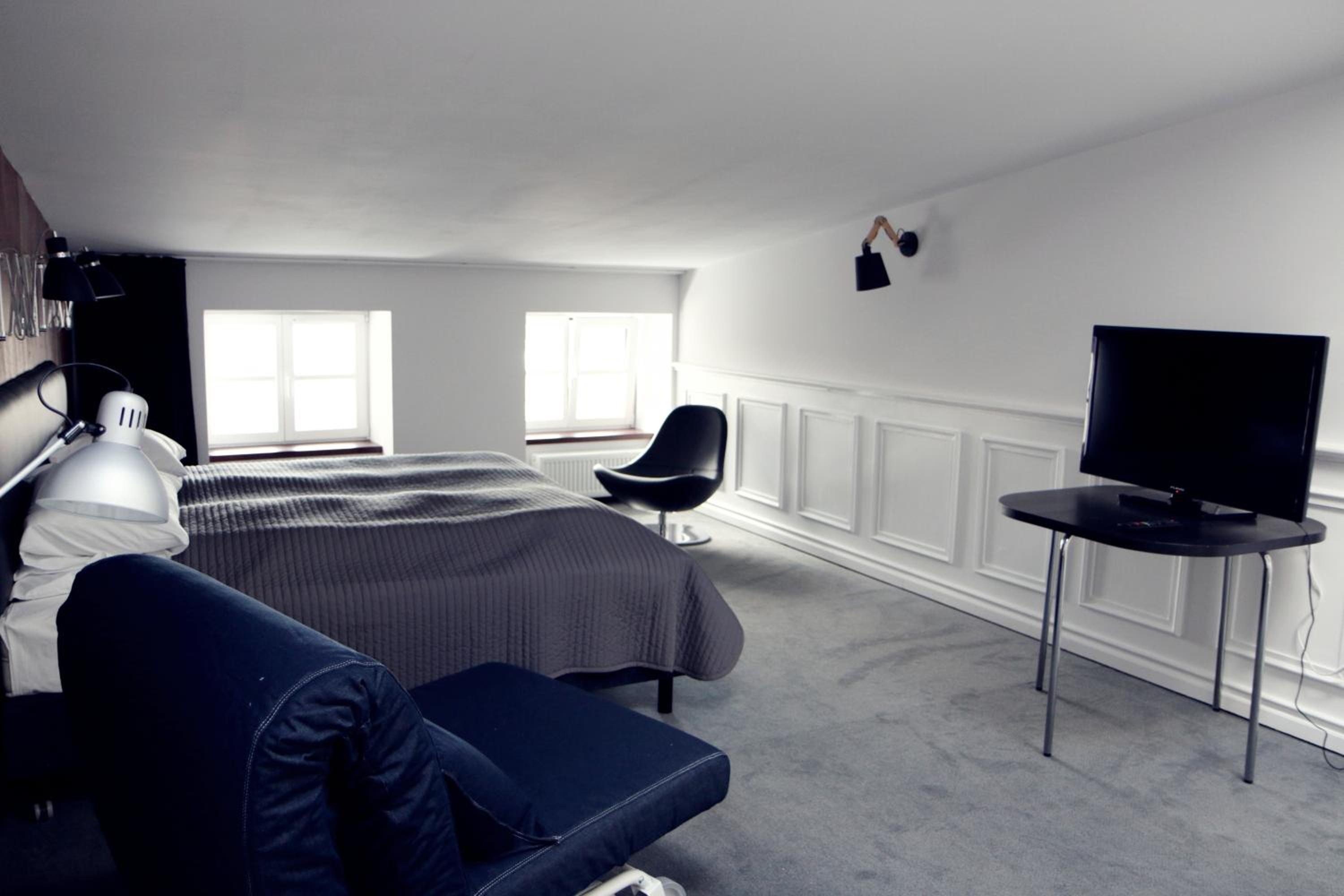 Studio - Photo 4