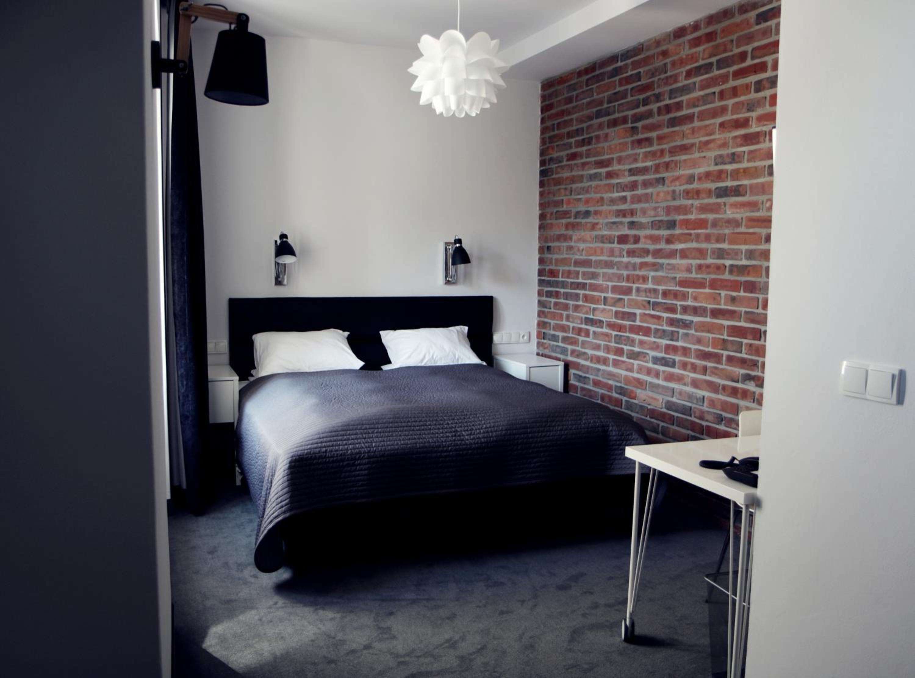 Twin Room - Photo 7