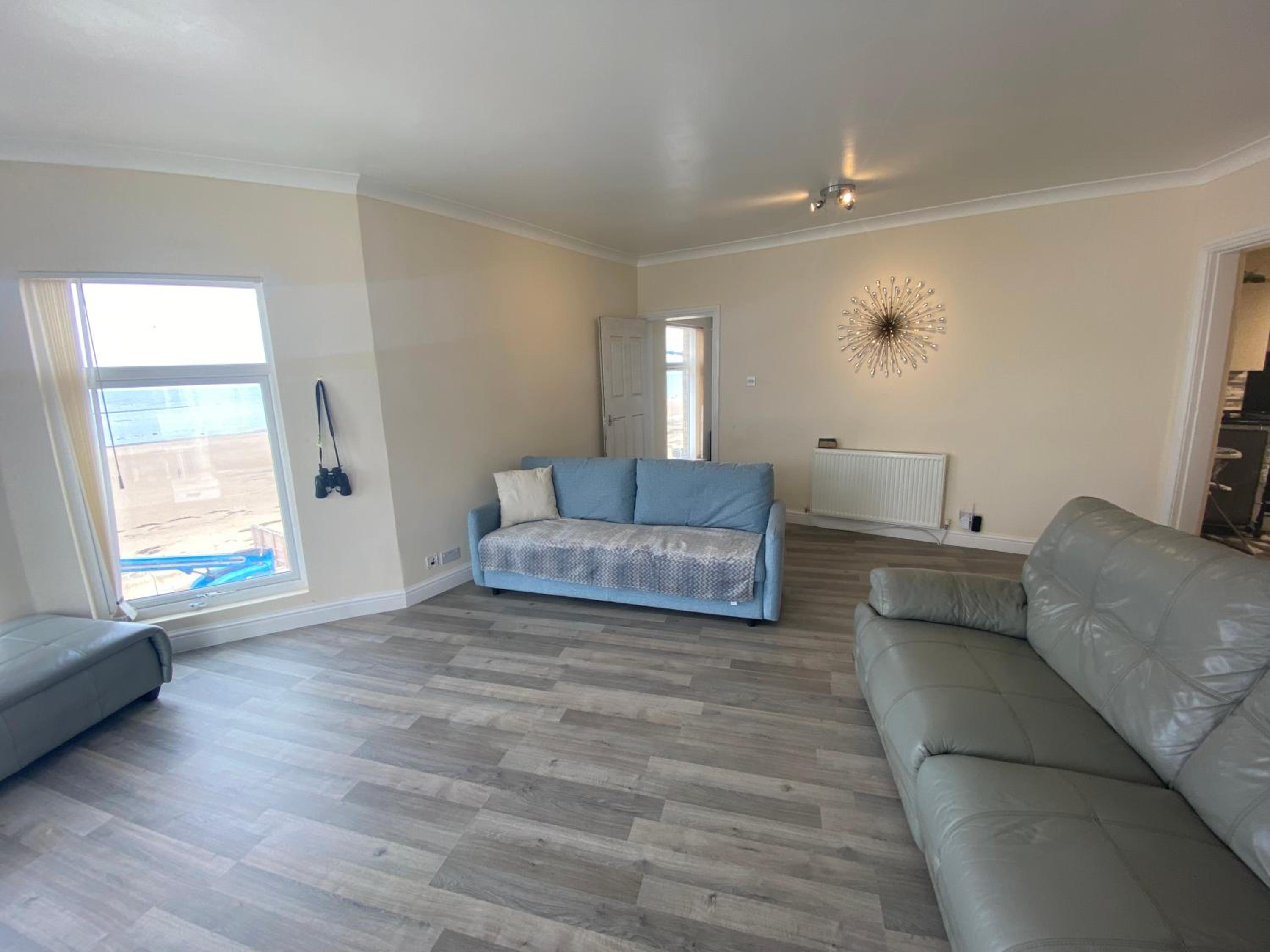 Apartment with Sea View - Photo 34