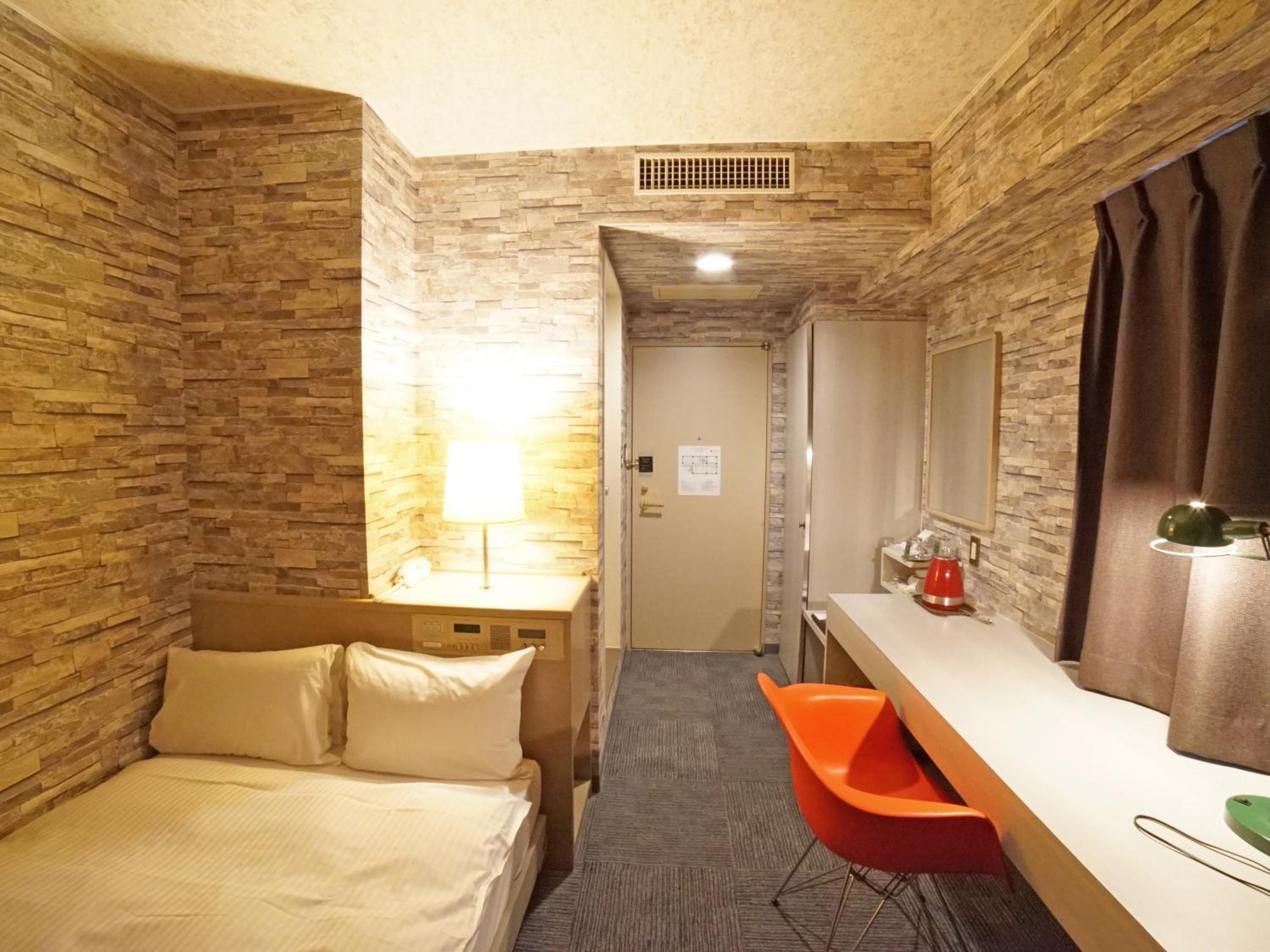 Small Double Room - Non-Smoking - Photo 9