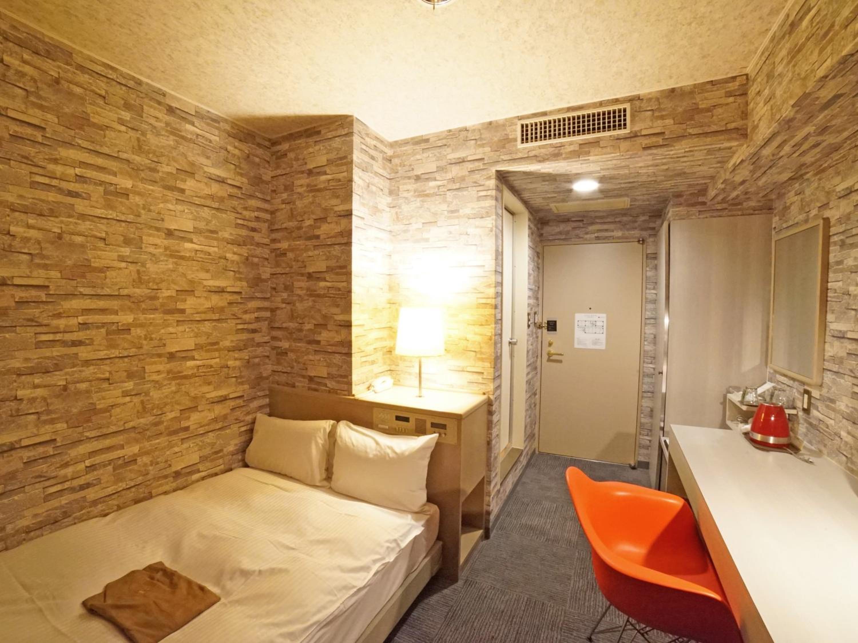 Small Double Room - Non-Smoking - Photo 2