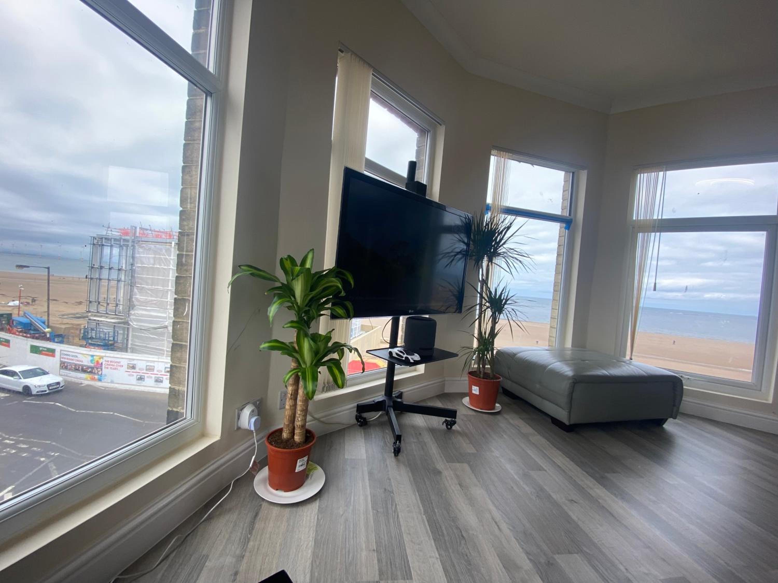 Apartment with Sea View - Photo 11