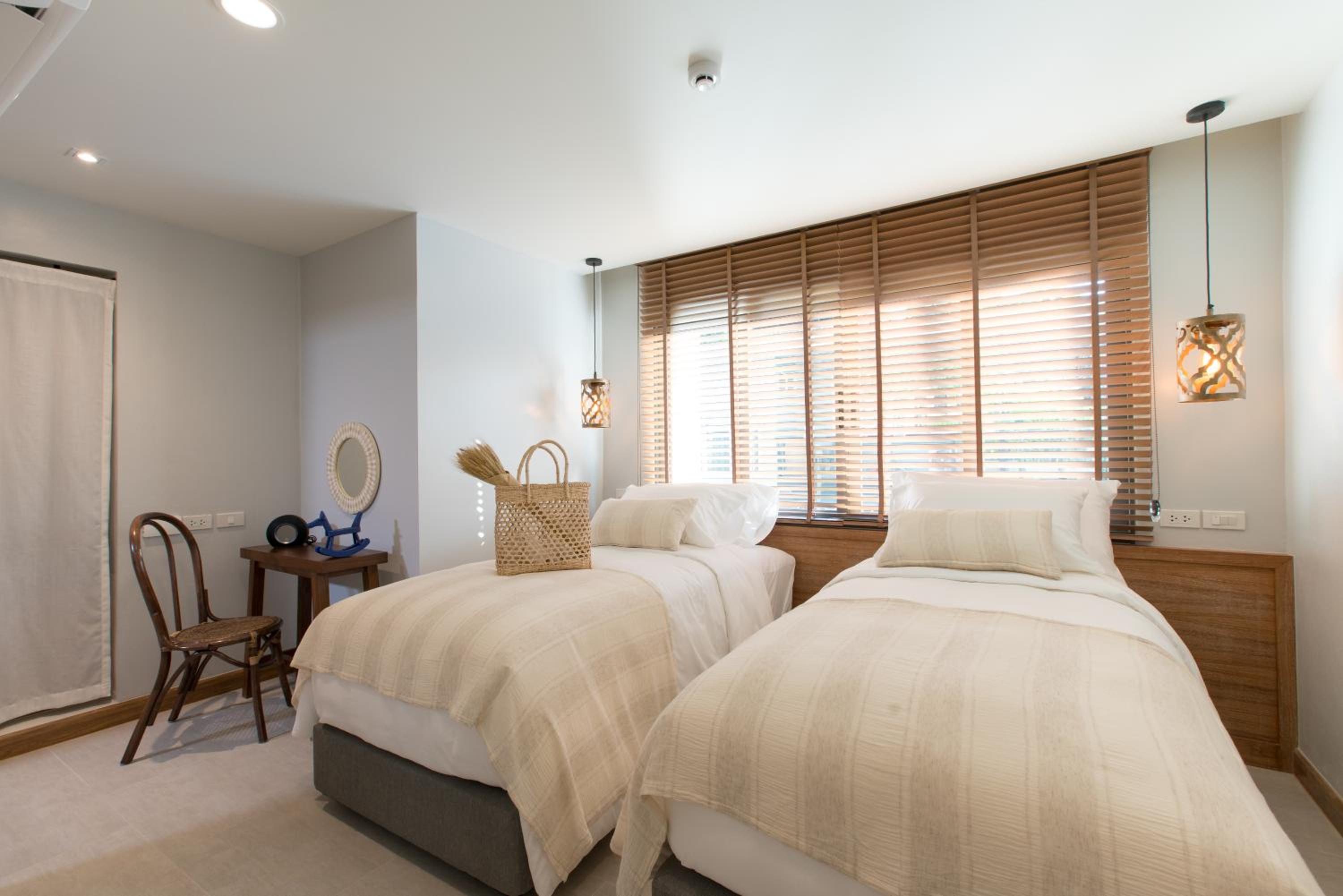 Deluxe Suite with Spa Bath - Photo 14