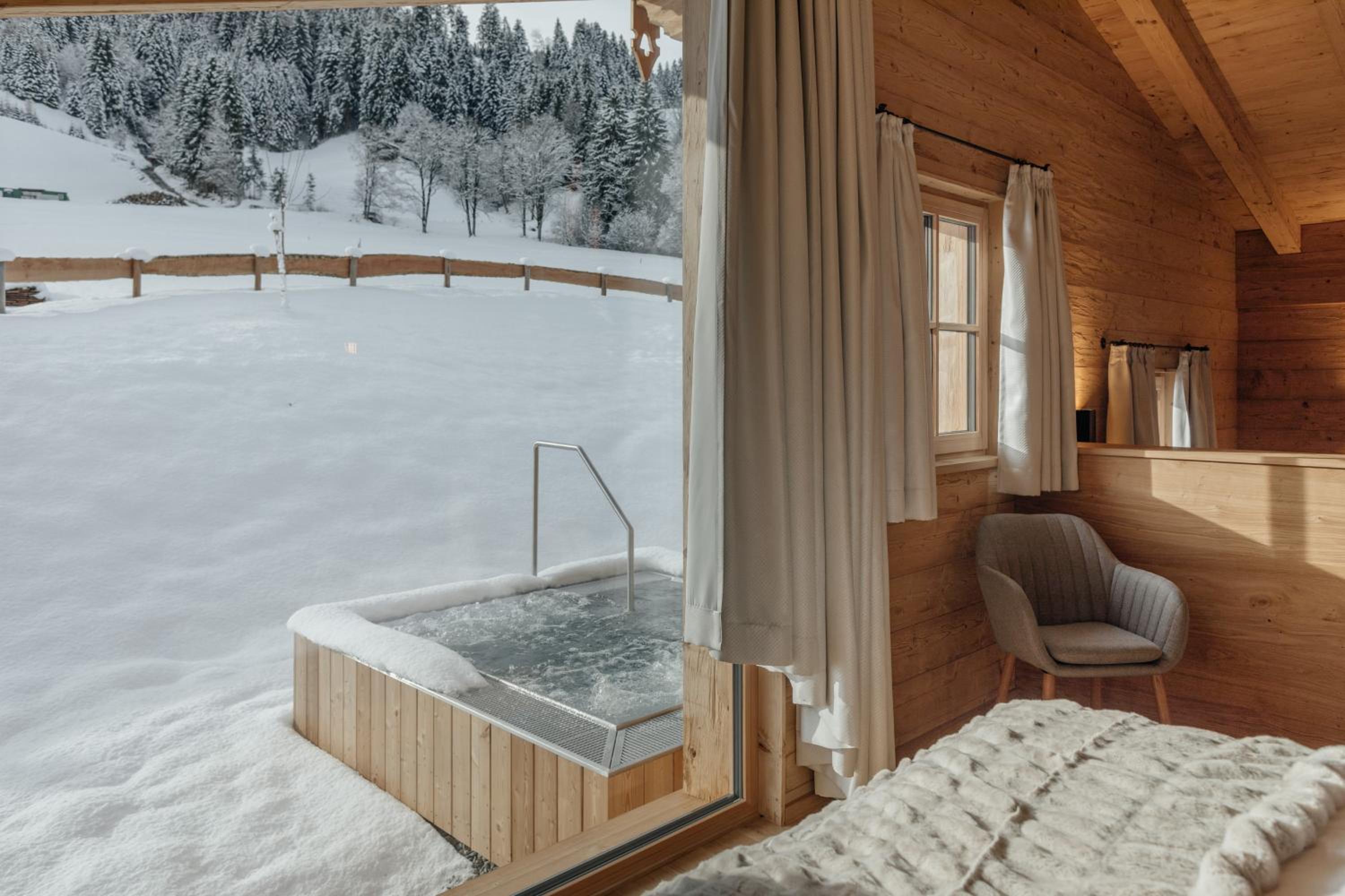 One-Bedroom Chalet With private Whirlpool - Photo 37