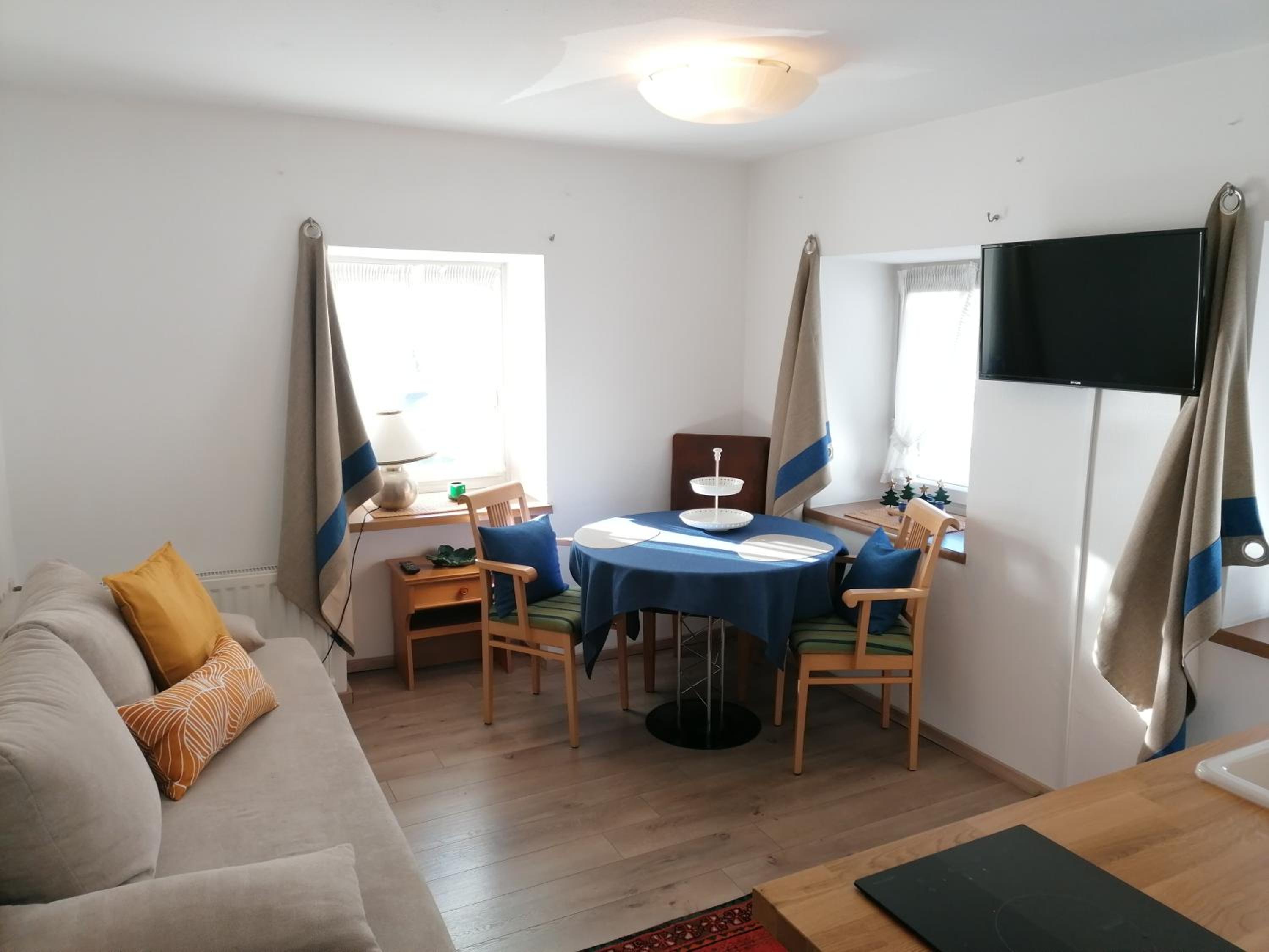One-Bedroom Apartment photo 1