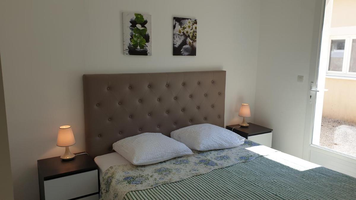 Two-Bedroom House photo 3