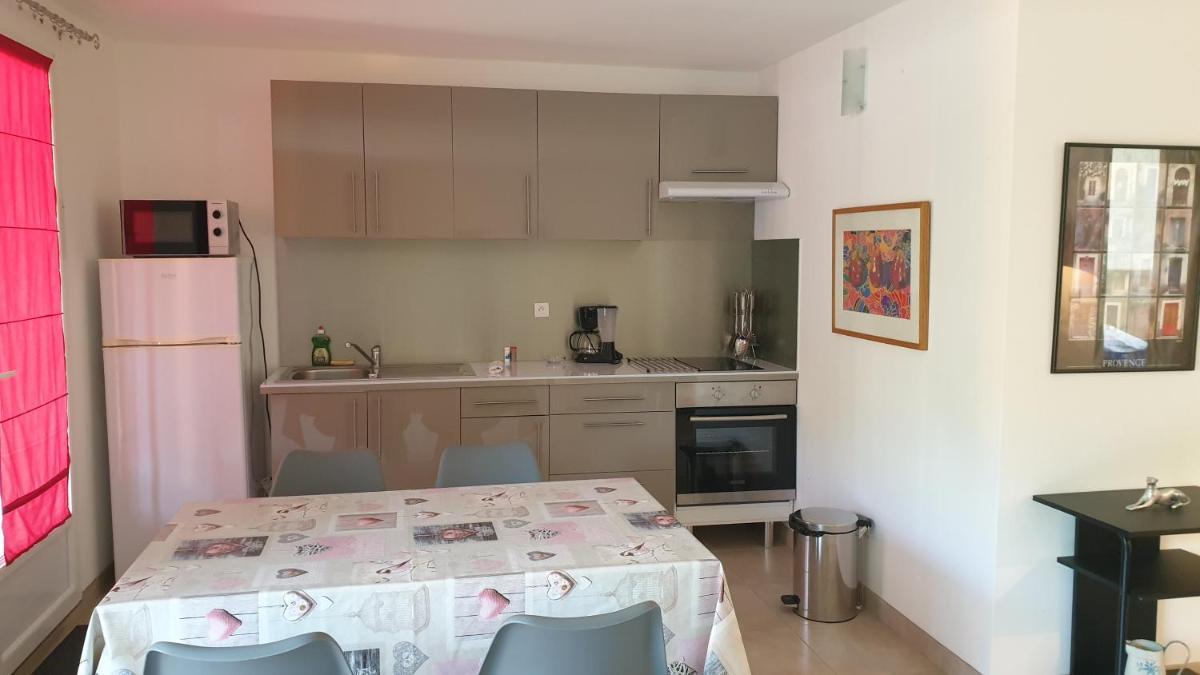 Two-Bedroom House photo 2