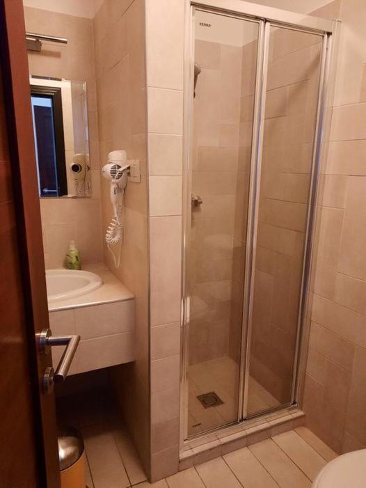 Triple Room with Balcony - Photo 2