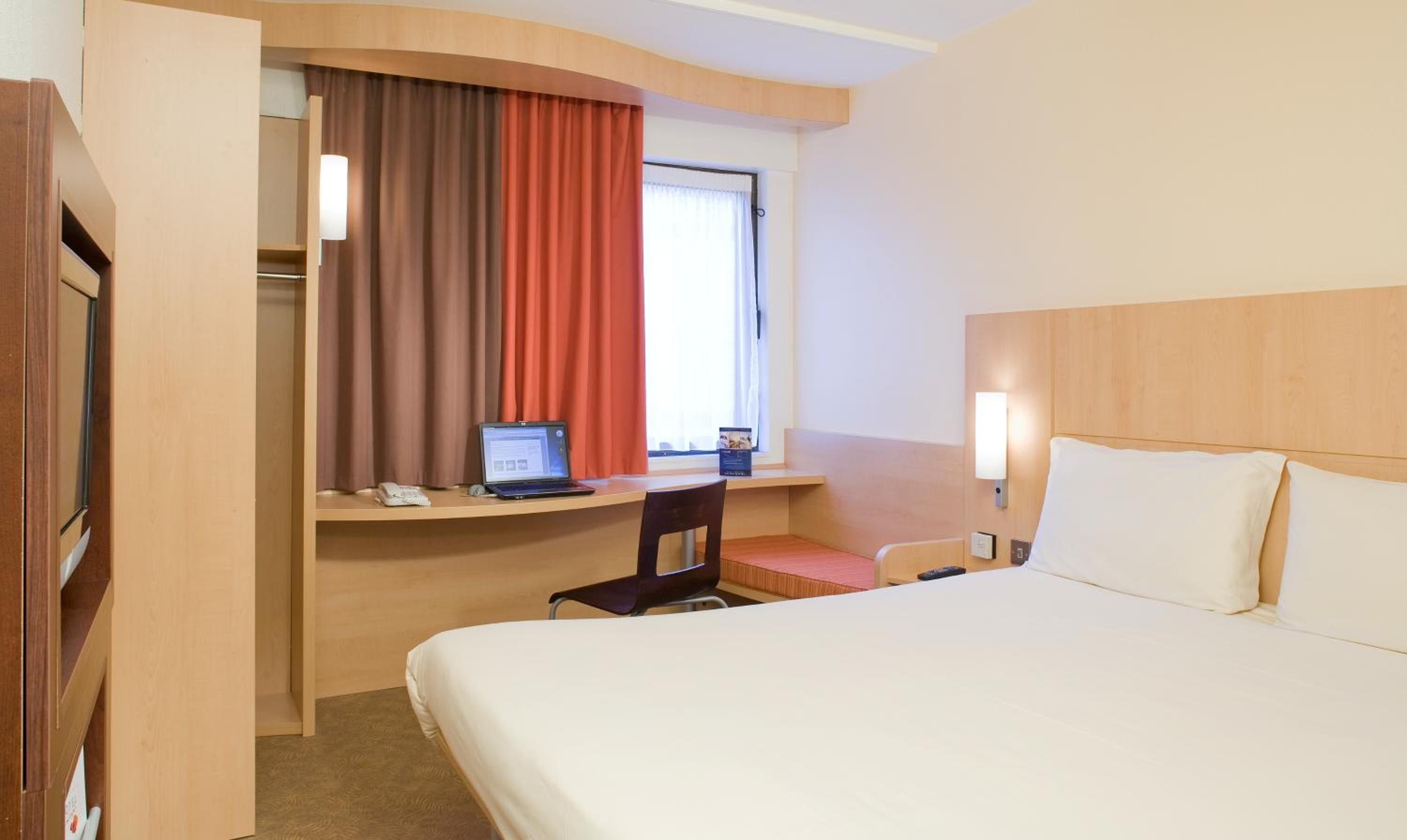 Standard Double Room - Photo 2