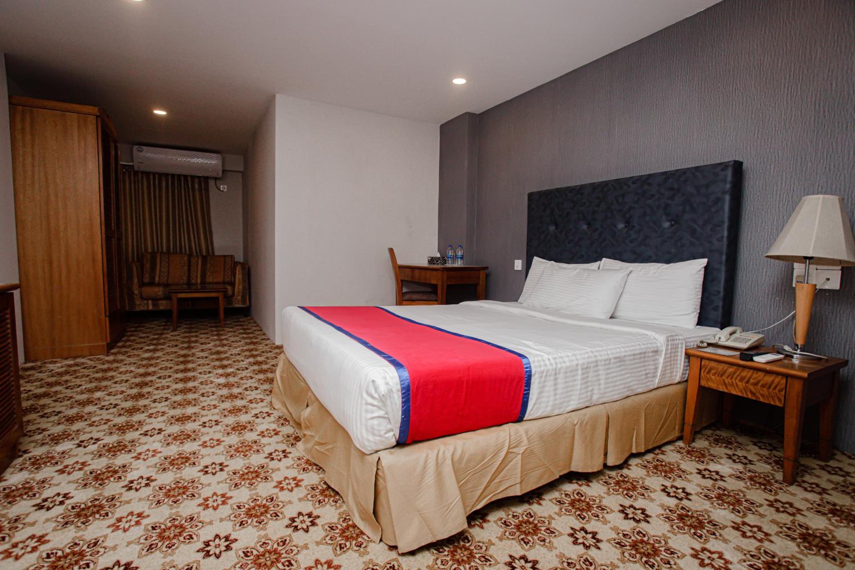 Deluxe Queen Room photo 3
