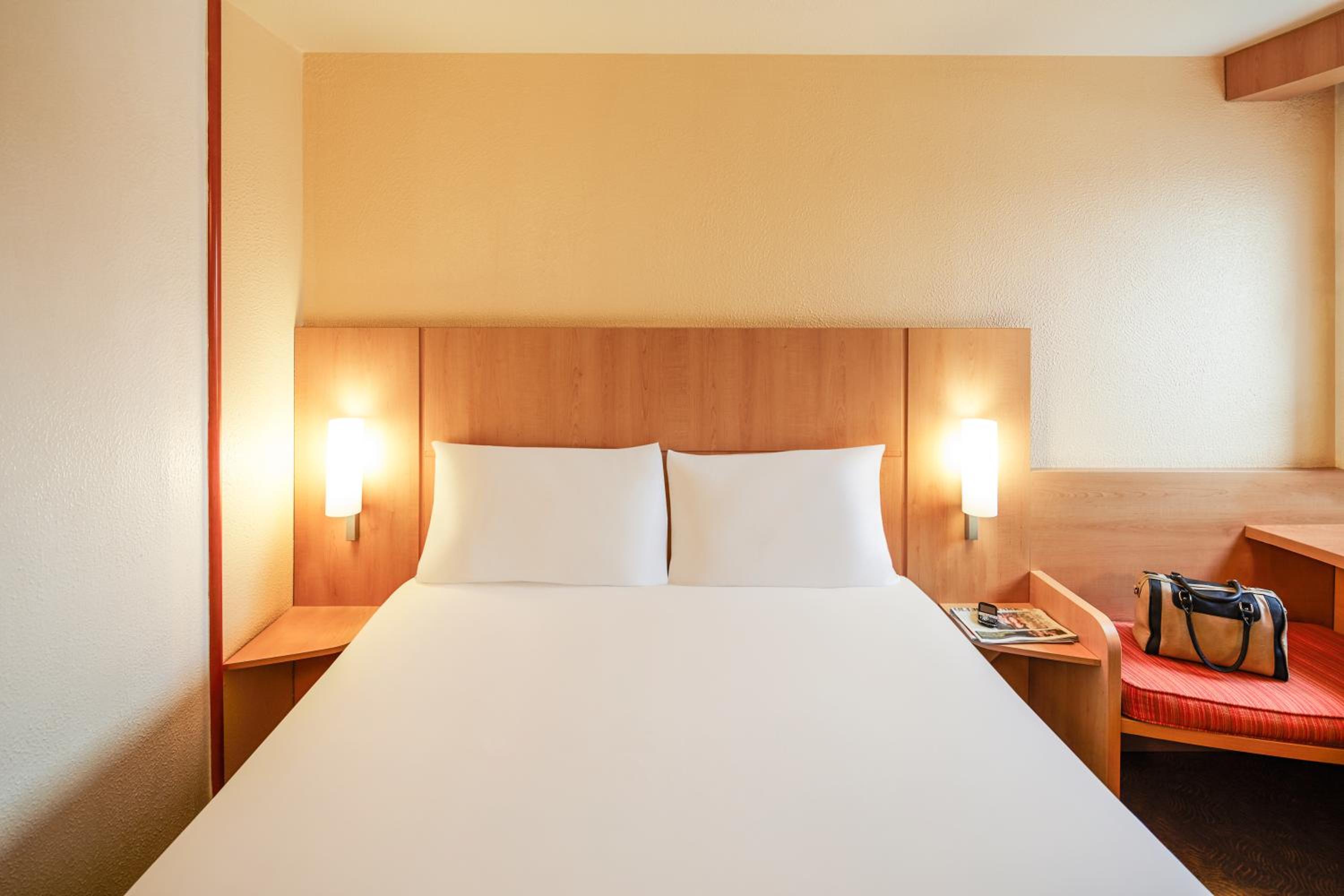 Standard Double Room - Photo 3