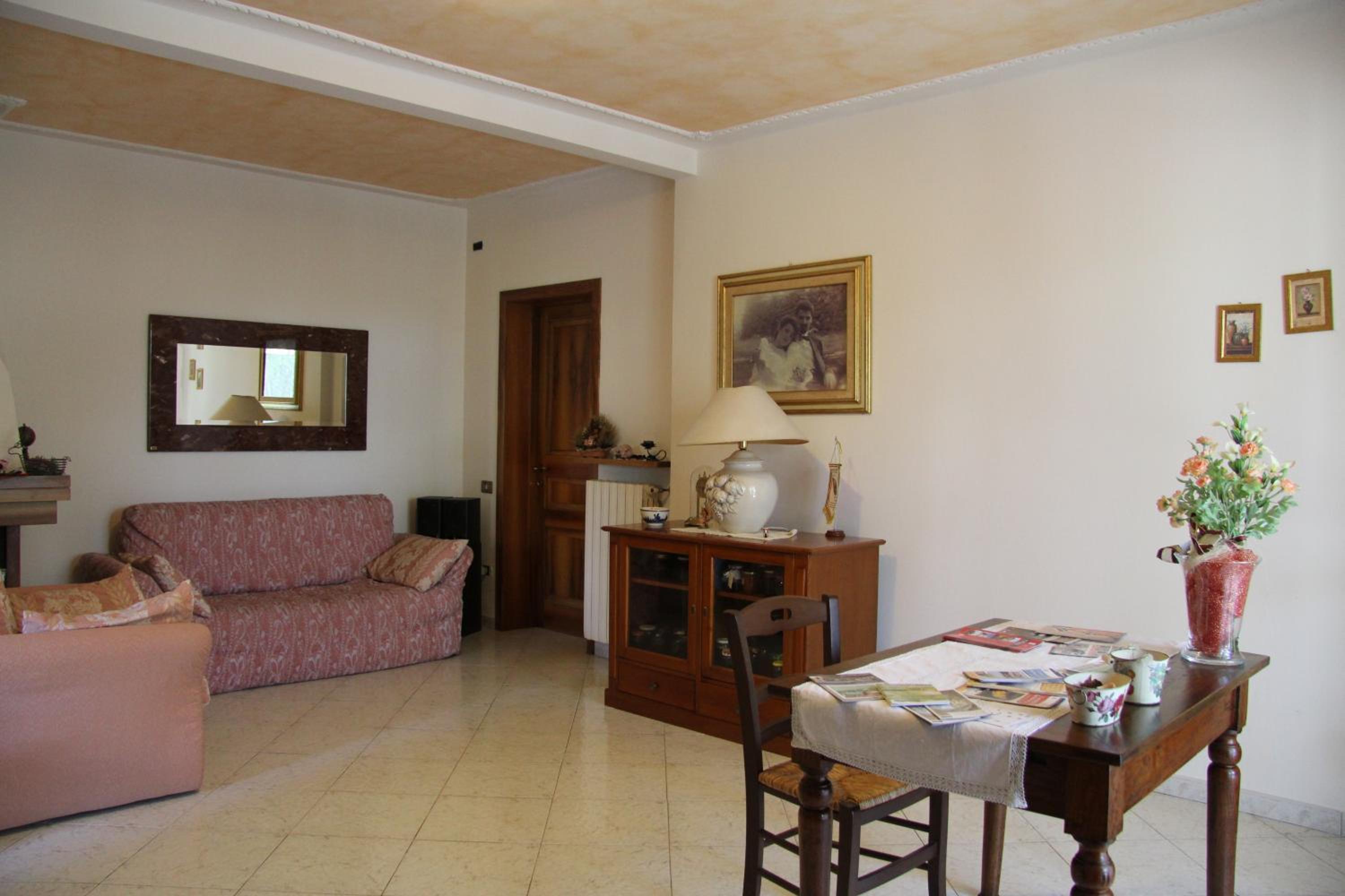 Double Room with Private External Bathroom photo 2