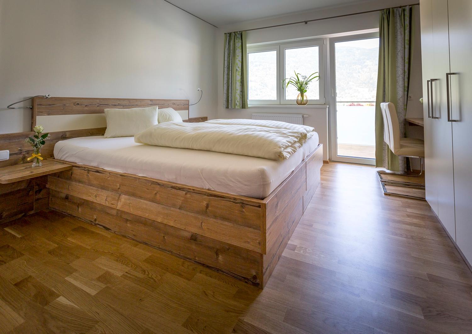 Double Room with Balcony and Lake View - Photo 5