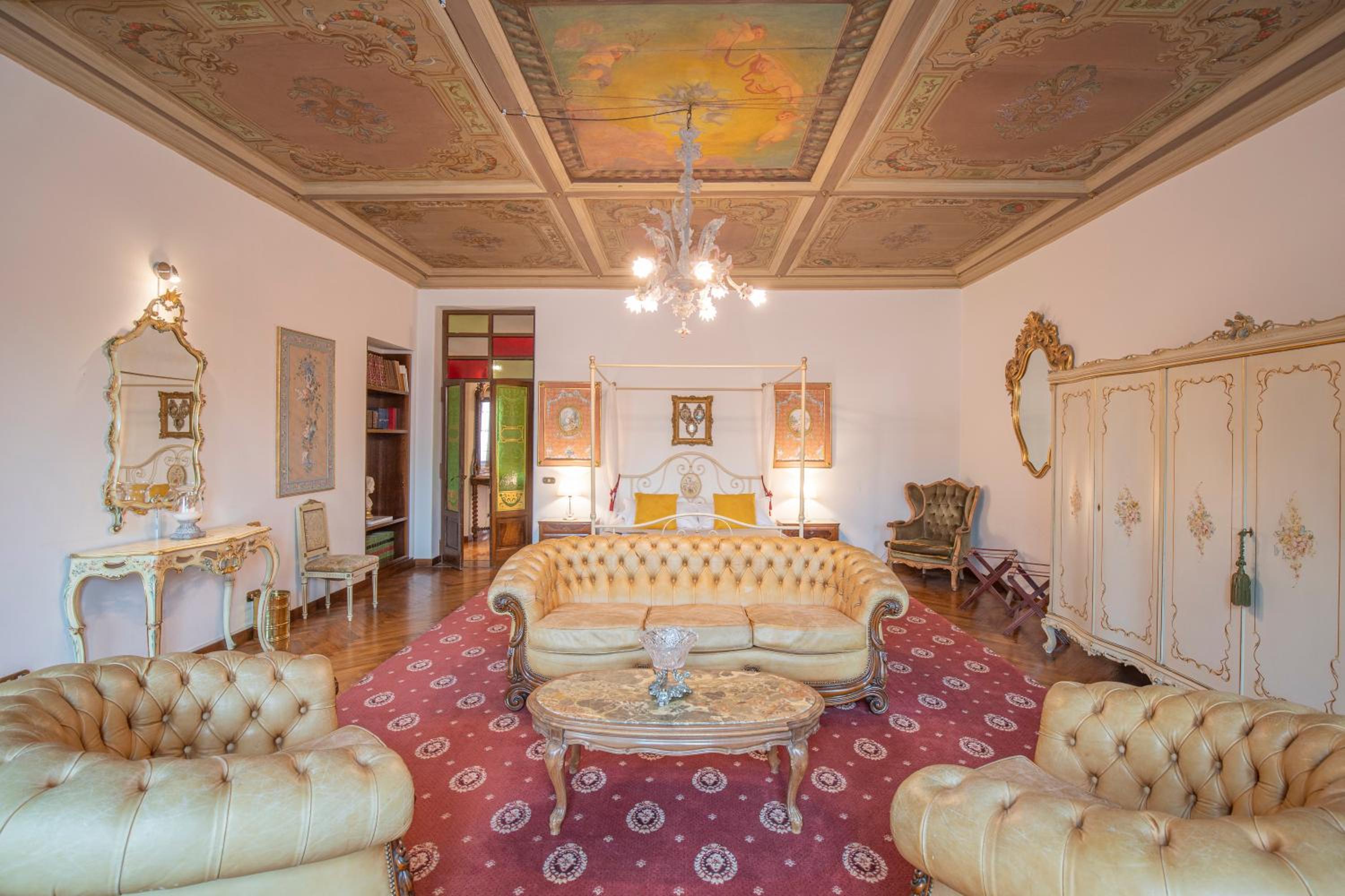 Superior Two-Bedroom Apartment with Terrace and City View photo 3