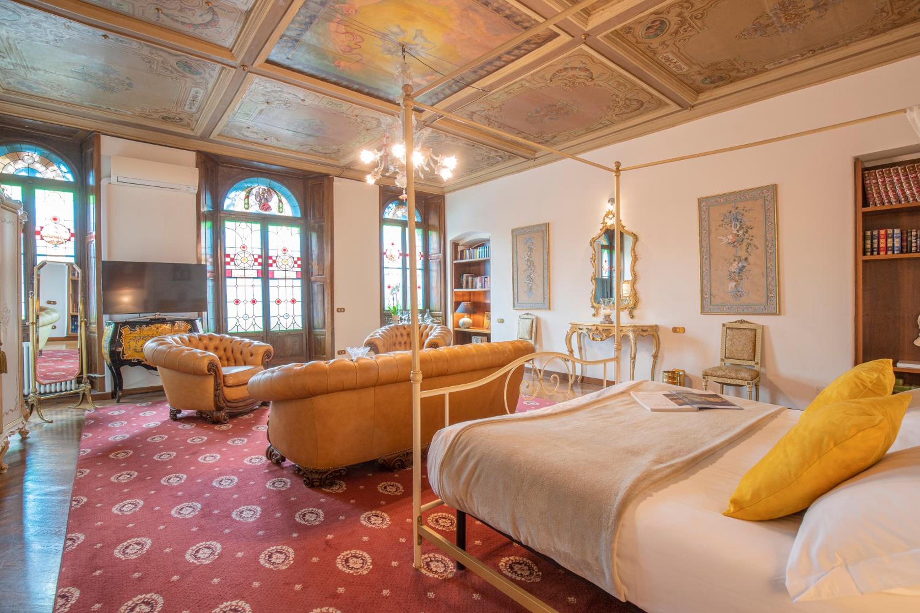 Superior Two-Bedroom Apartment with Terrace and City View photo 1