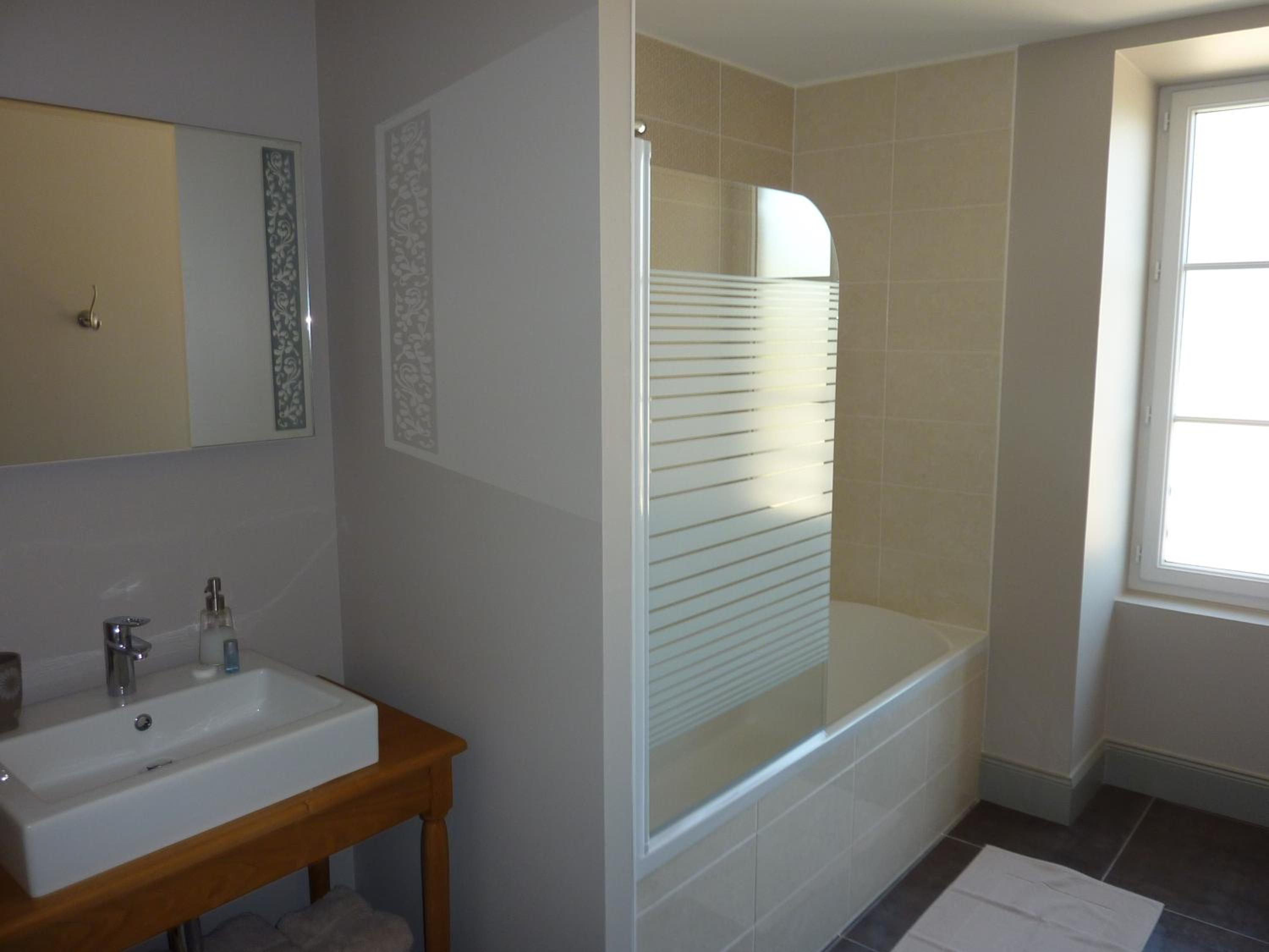 Deluxe Double Room with Bath photo 1