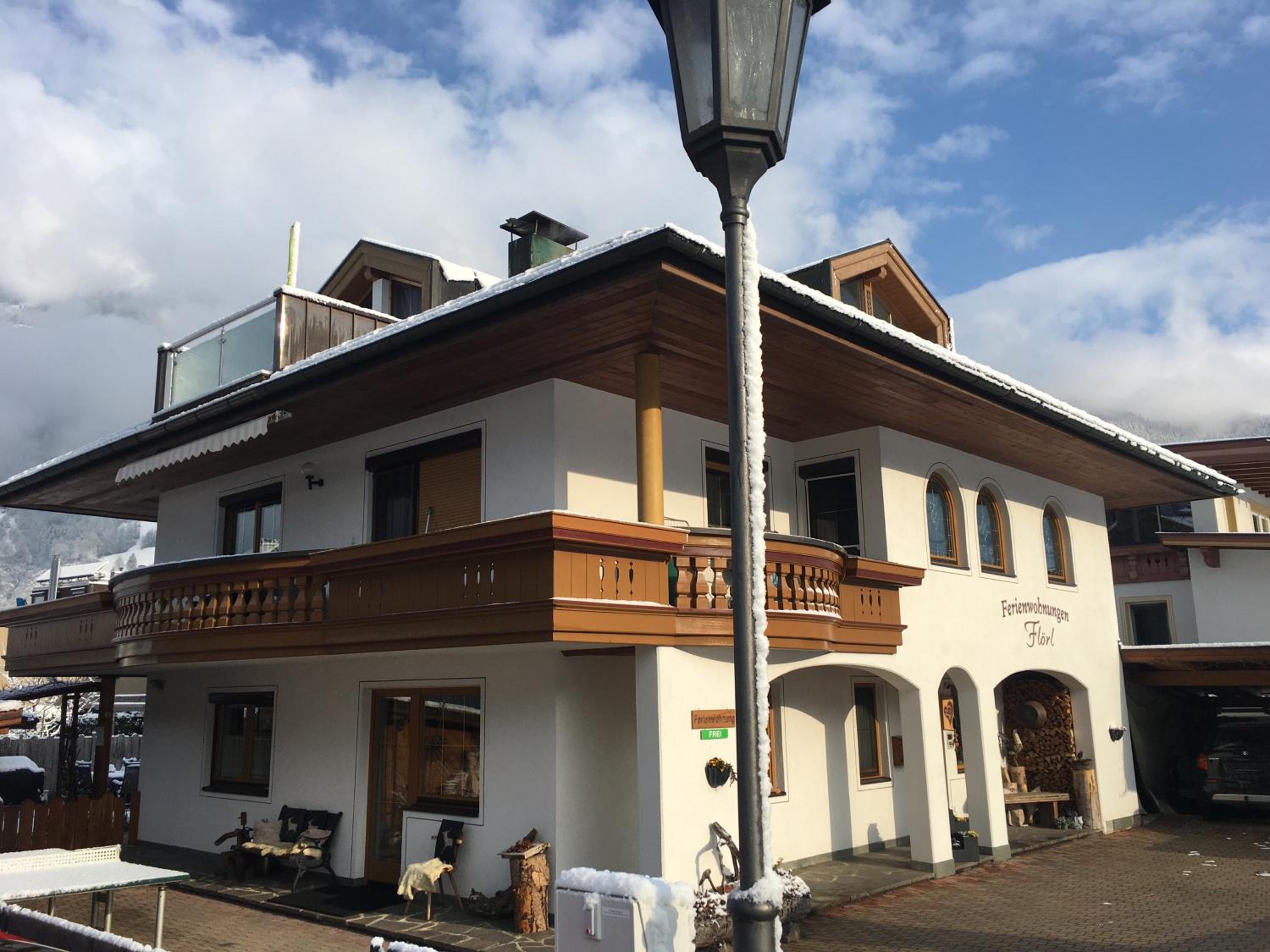 Three-Bedroom Apartment with Terrace- Ground floor  photo 3
