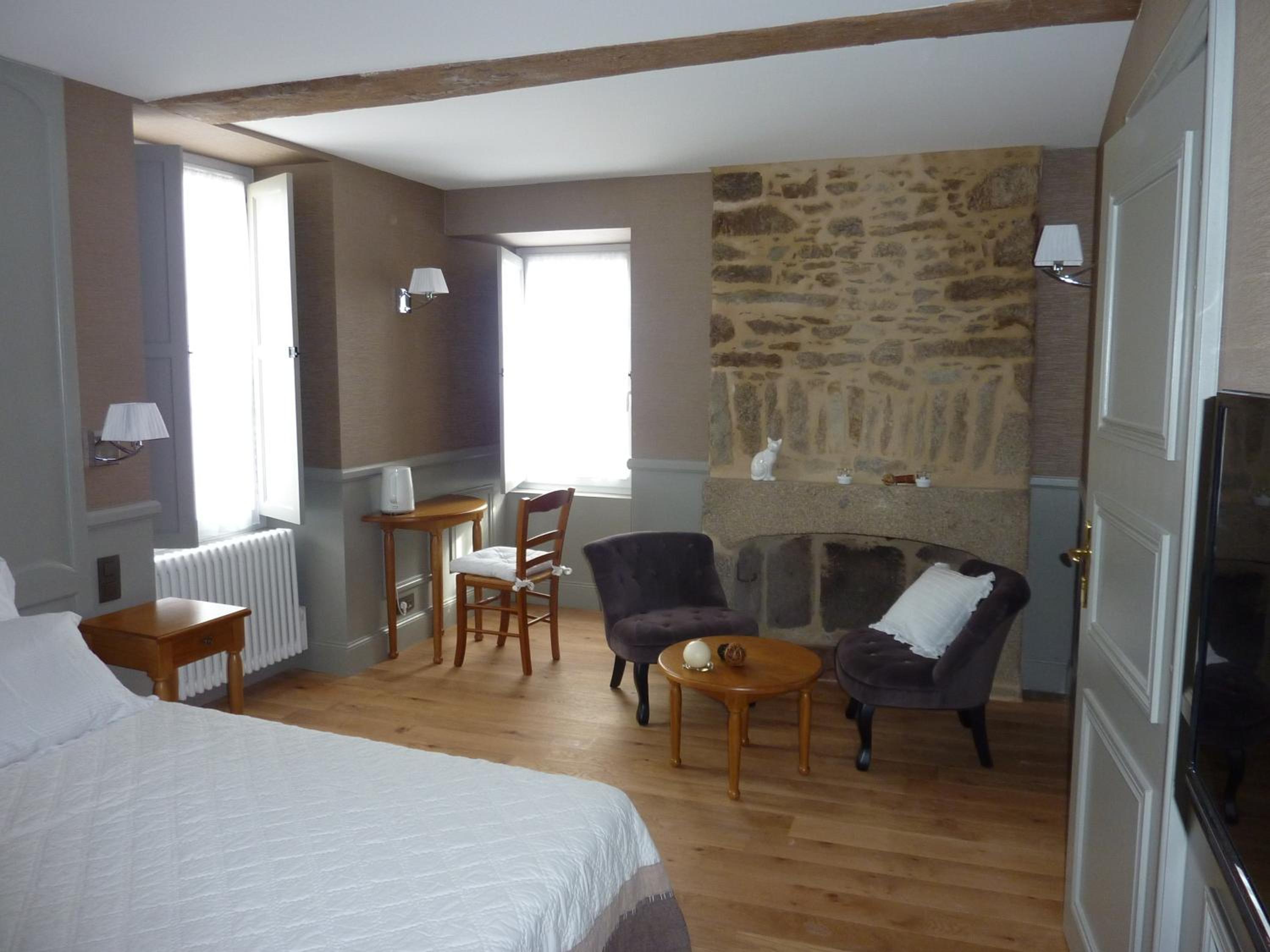 Deluxe Double Room with Bath photo 3