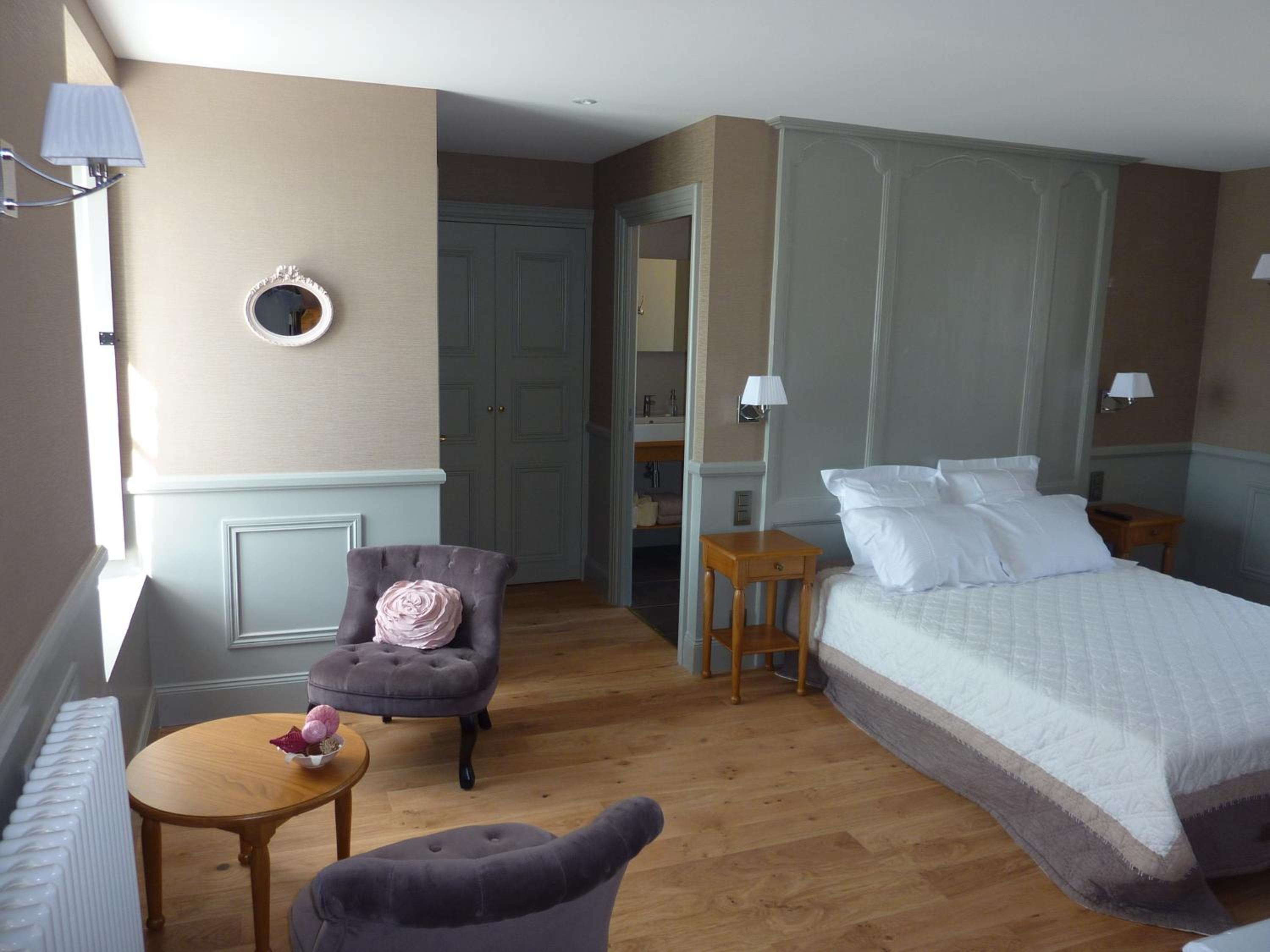 Deluxe Double Room with Bath photo 2