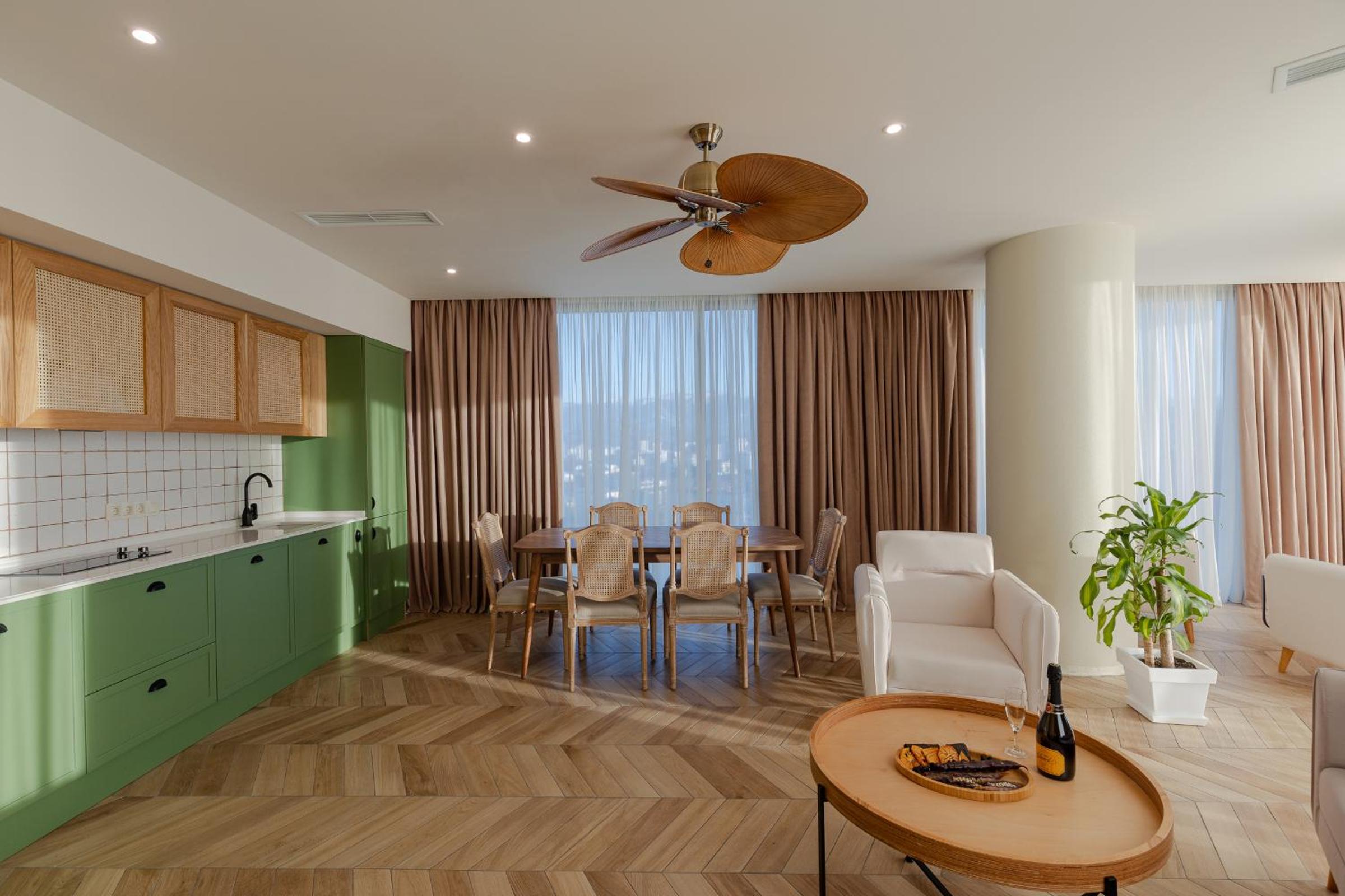Three-Bedroom Apartment - Photo 8