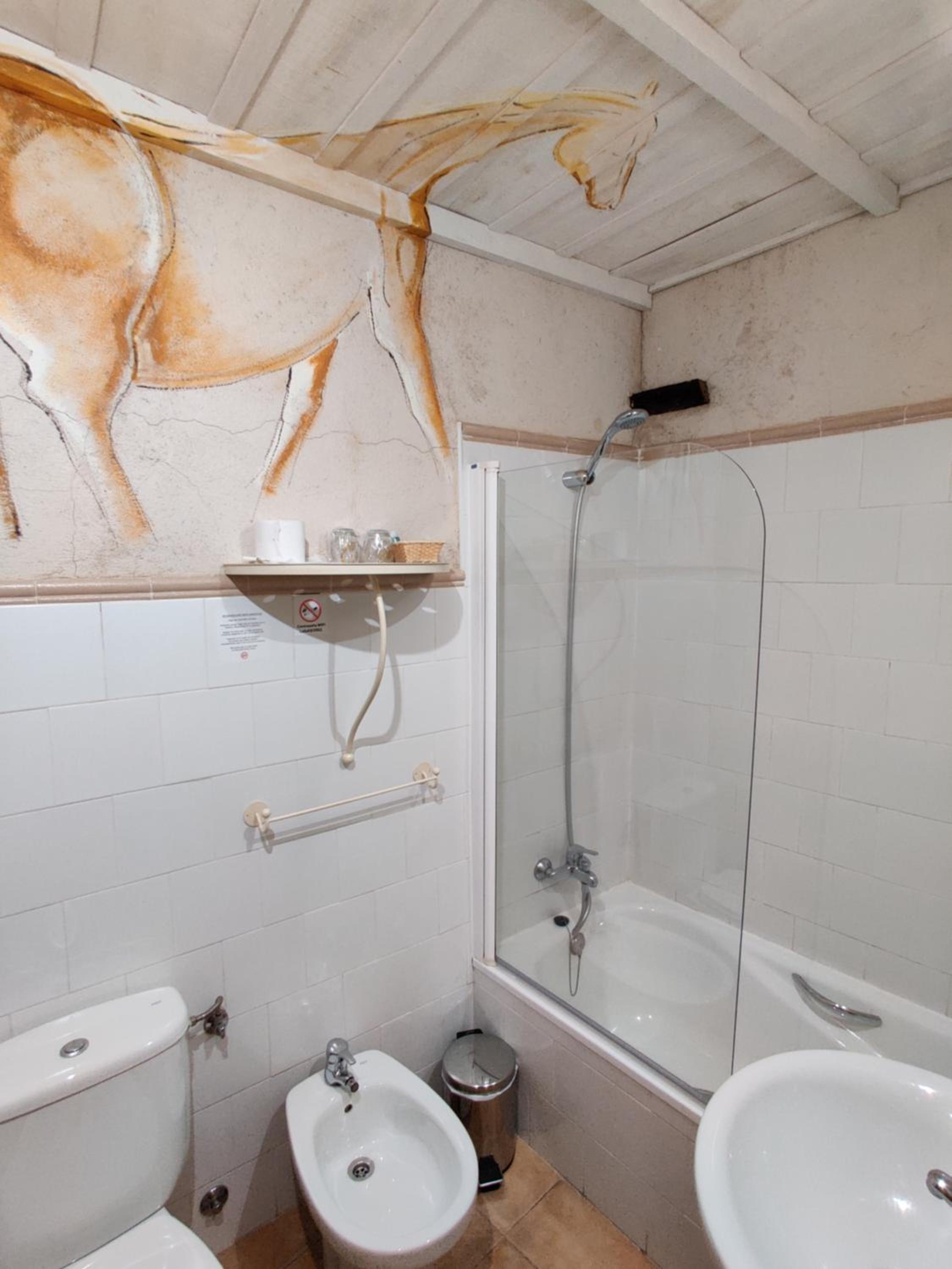 Deluxe Double Room with Balcony photo 3