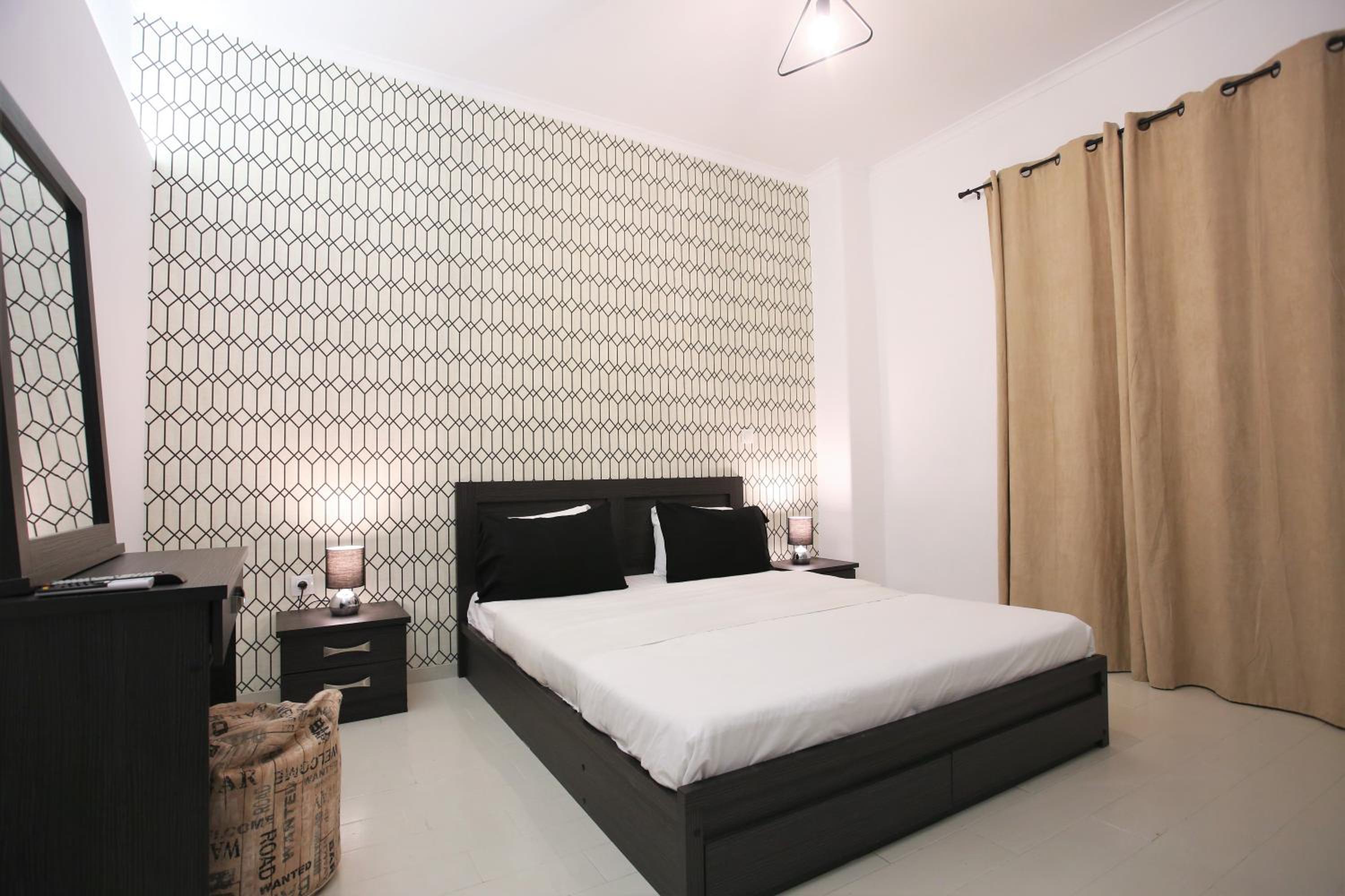 Business Suite photo 2