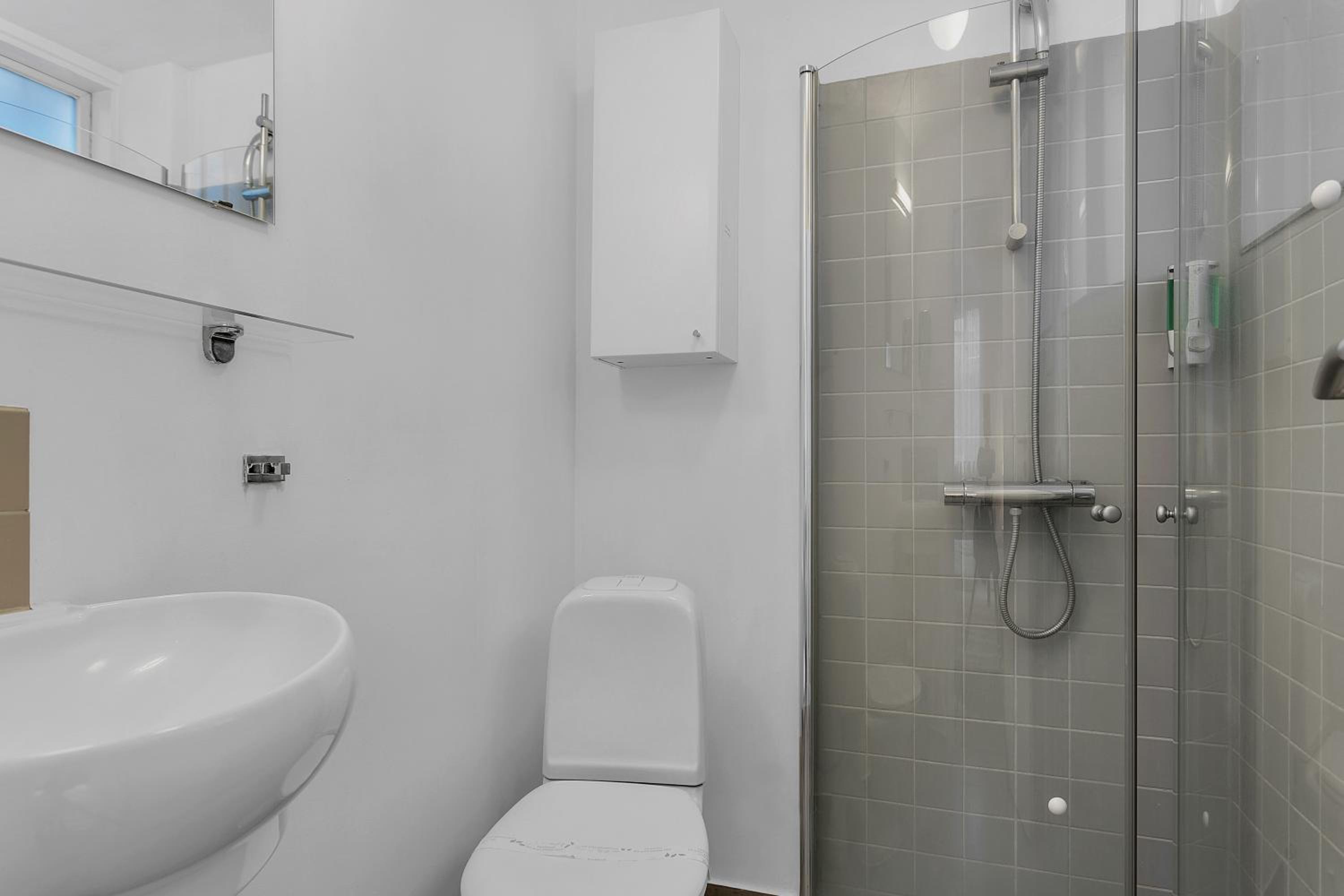 One-Bedroom Apartment - Photo 14