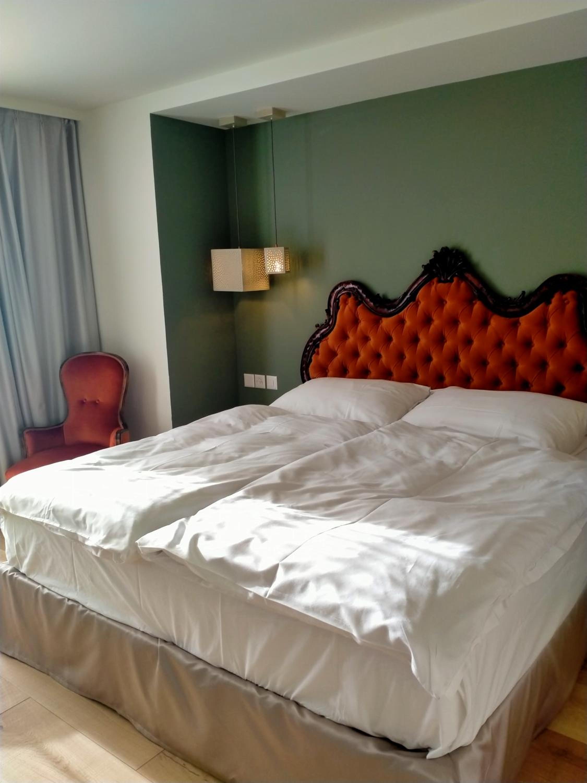 Queen Room