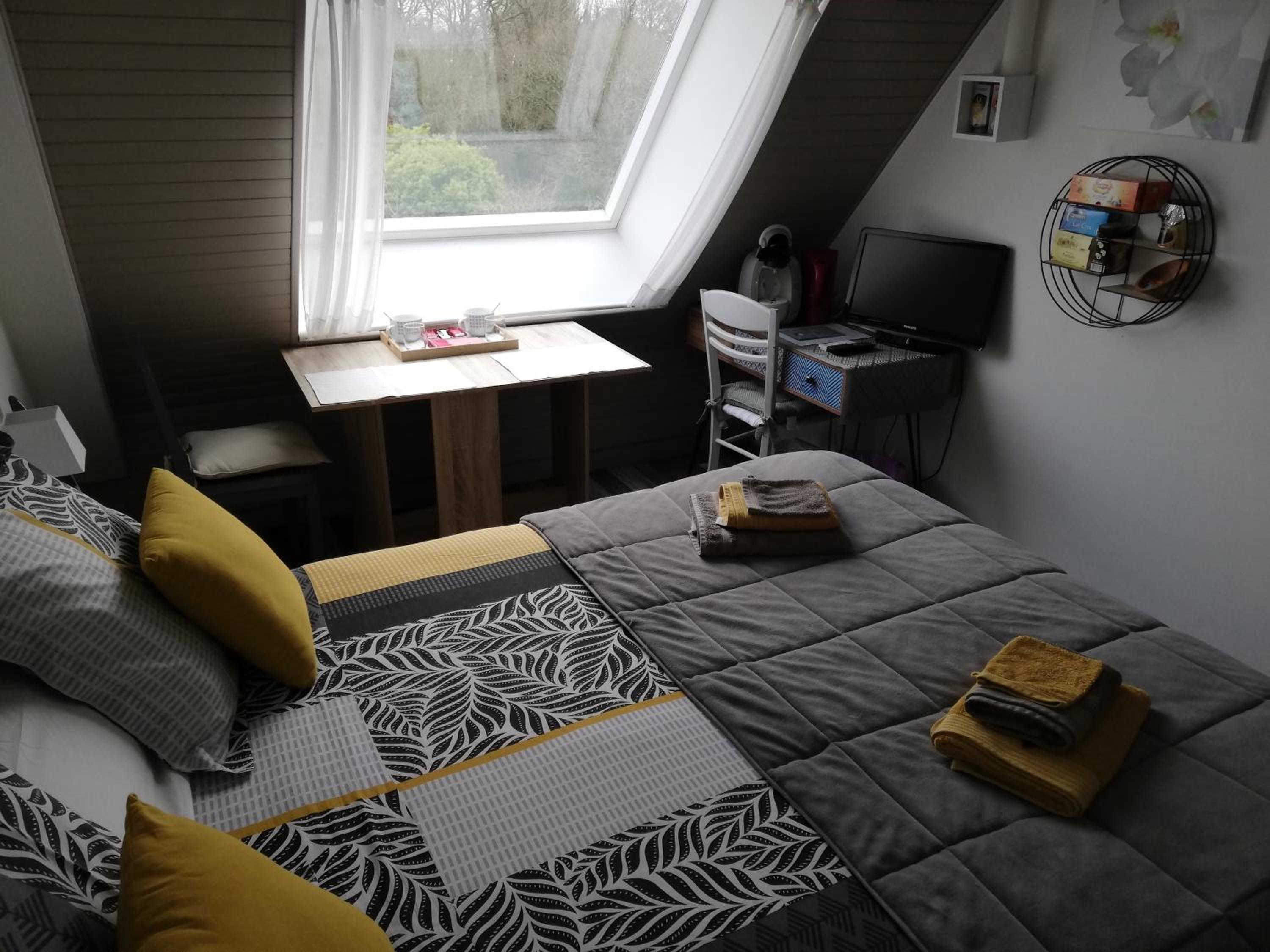 Double Room with Private External Bathroom - Photo 2