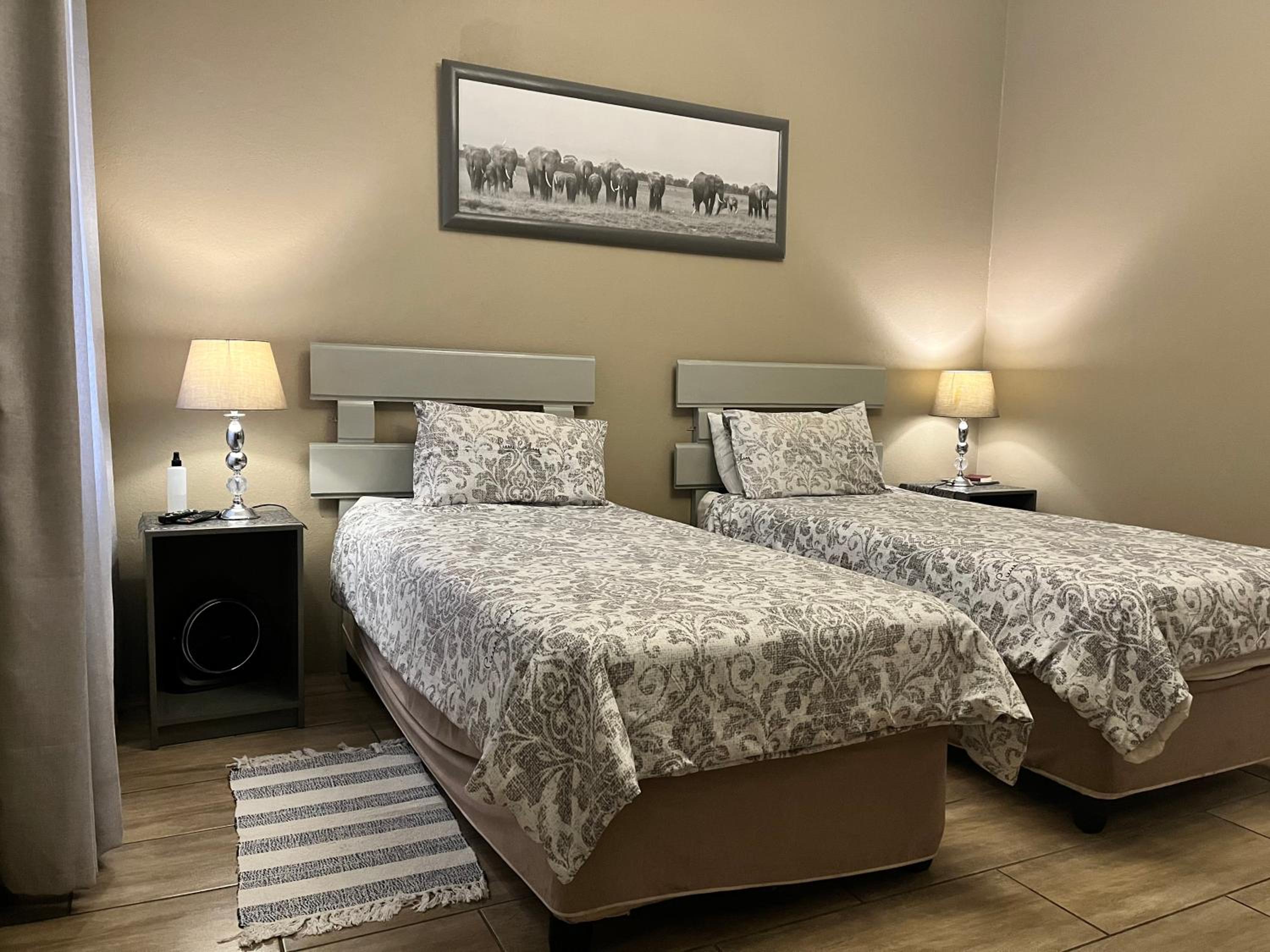 Budget Twin Room - Photo 6