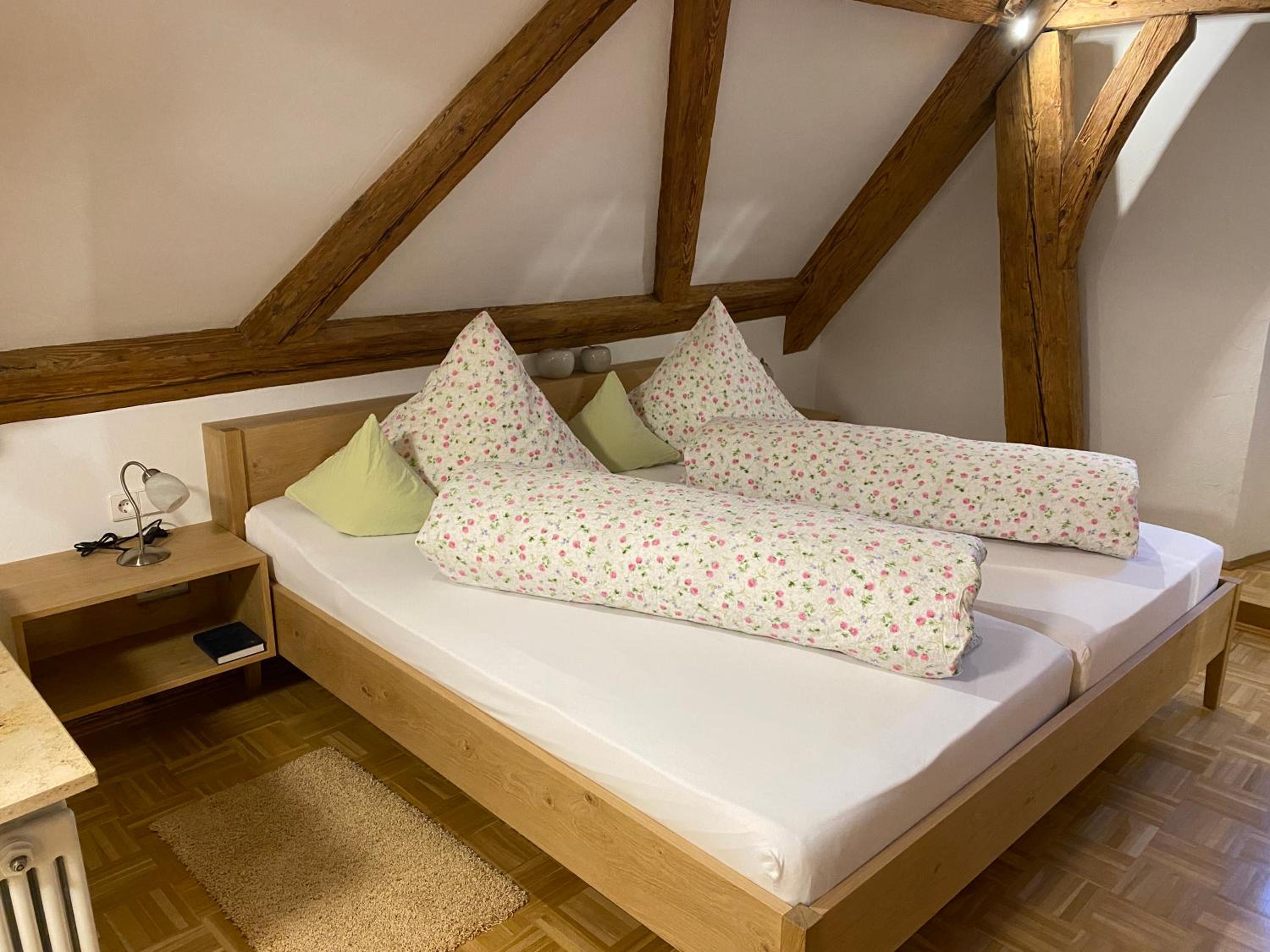Large Double Room - Photo 1