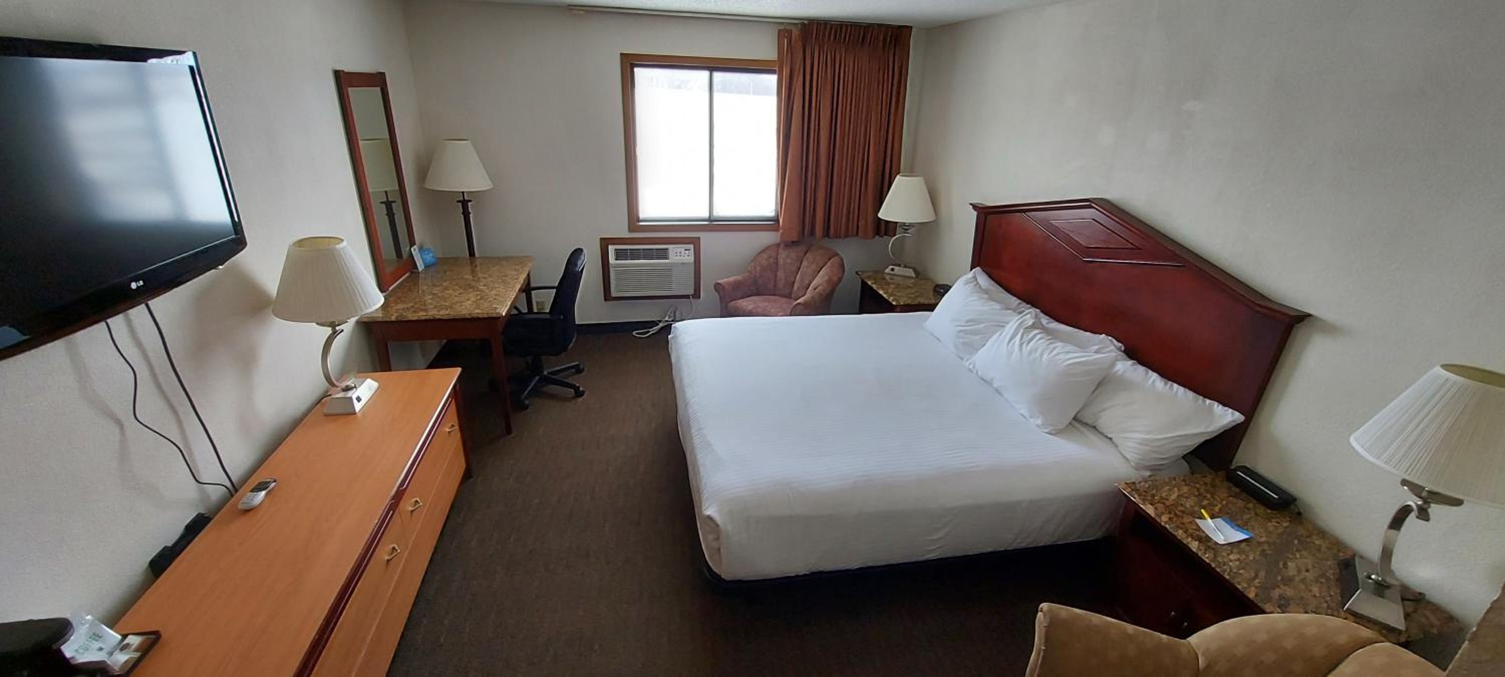 1 King Bed, Seconds Floor, Non-Smoking - Photo 2