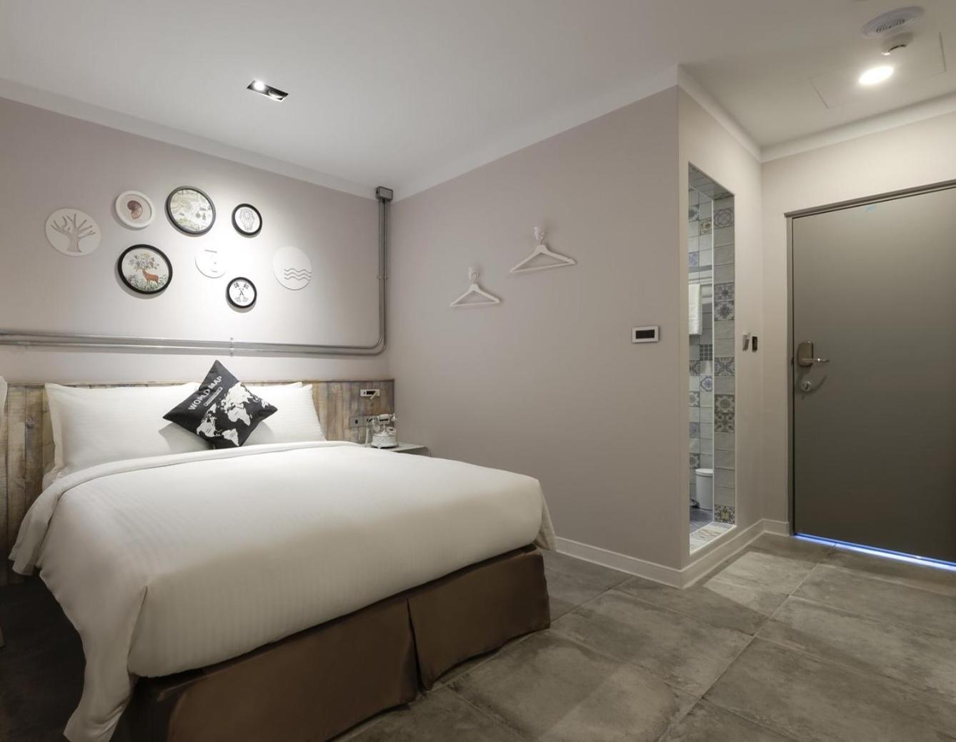 Standard Double Room photo 2