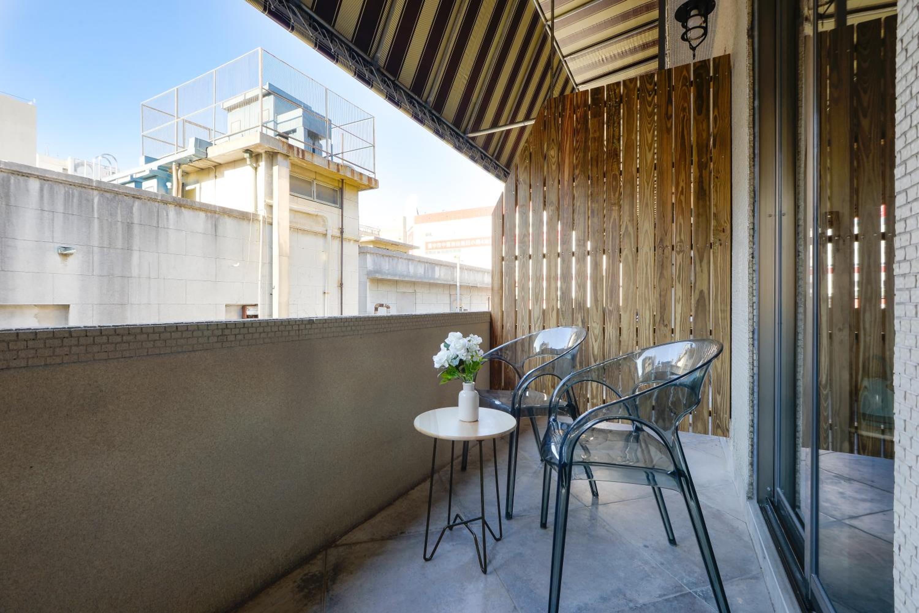 Deluxe Double Room with Balcony photo 3