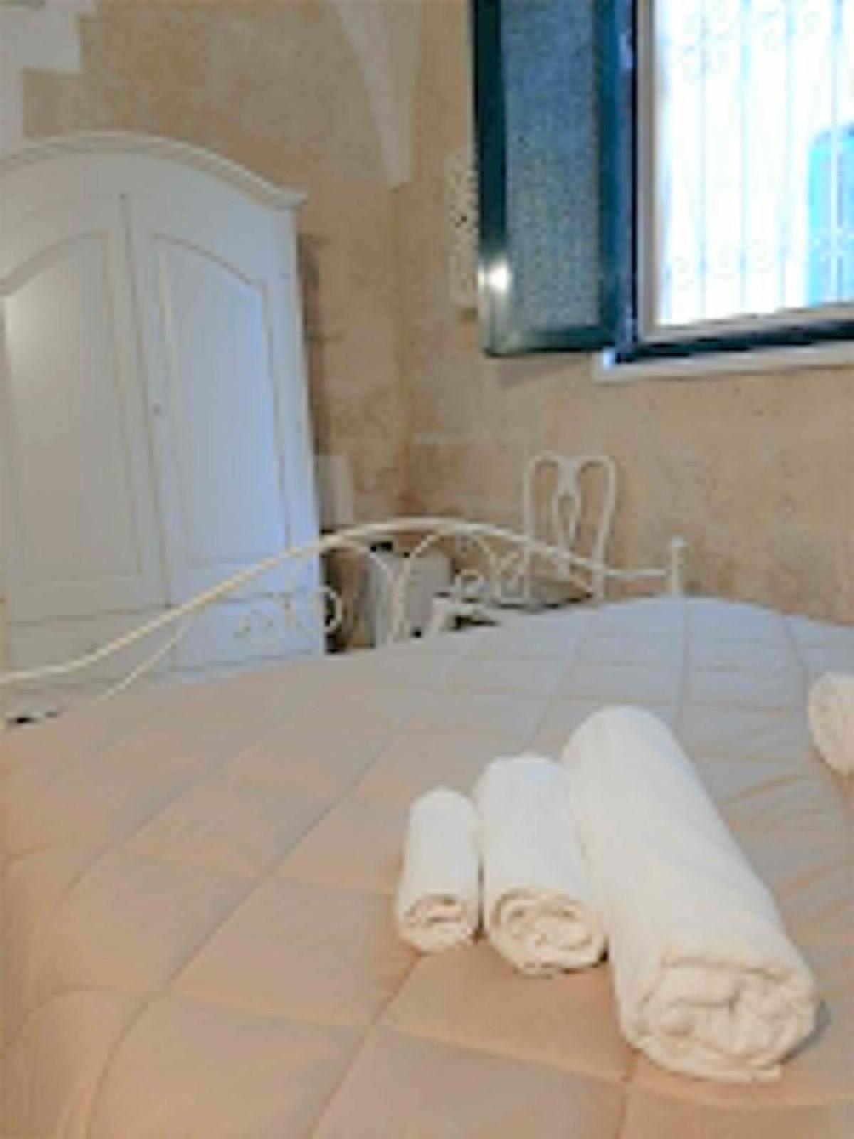 One-Bedroom Apartment - Photo 38
