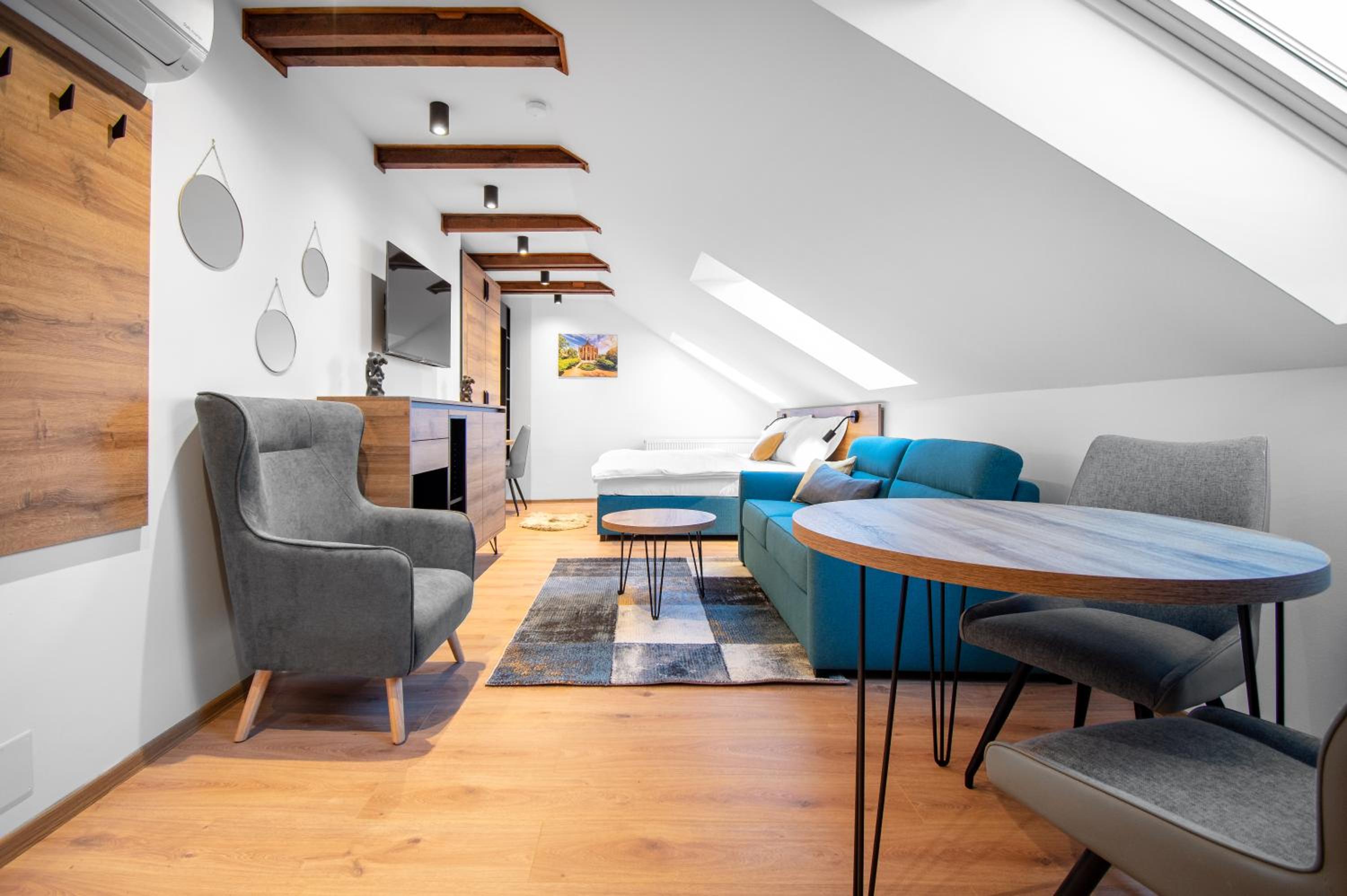 Studio Apartment - Photo 8