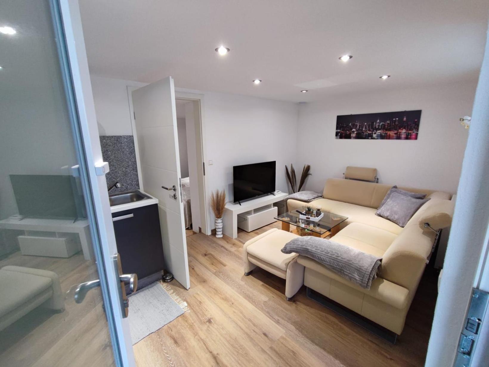 One-Bedroom Apartment photo 1