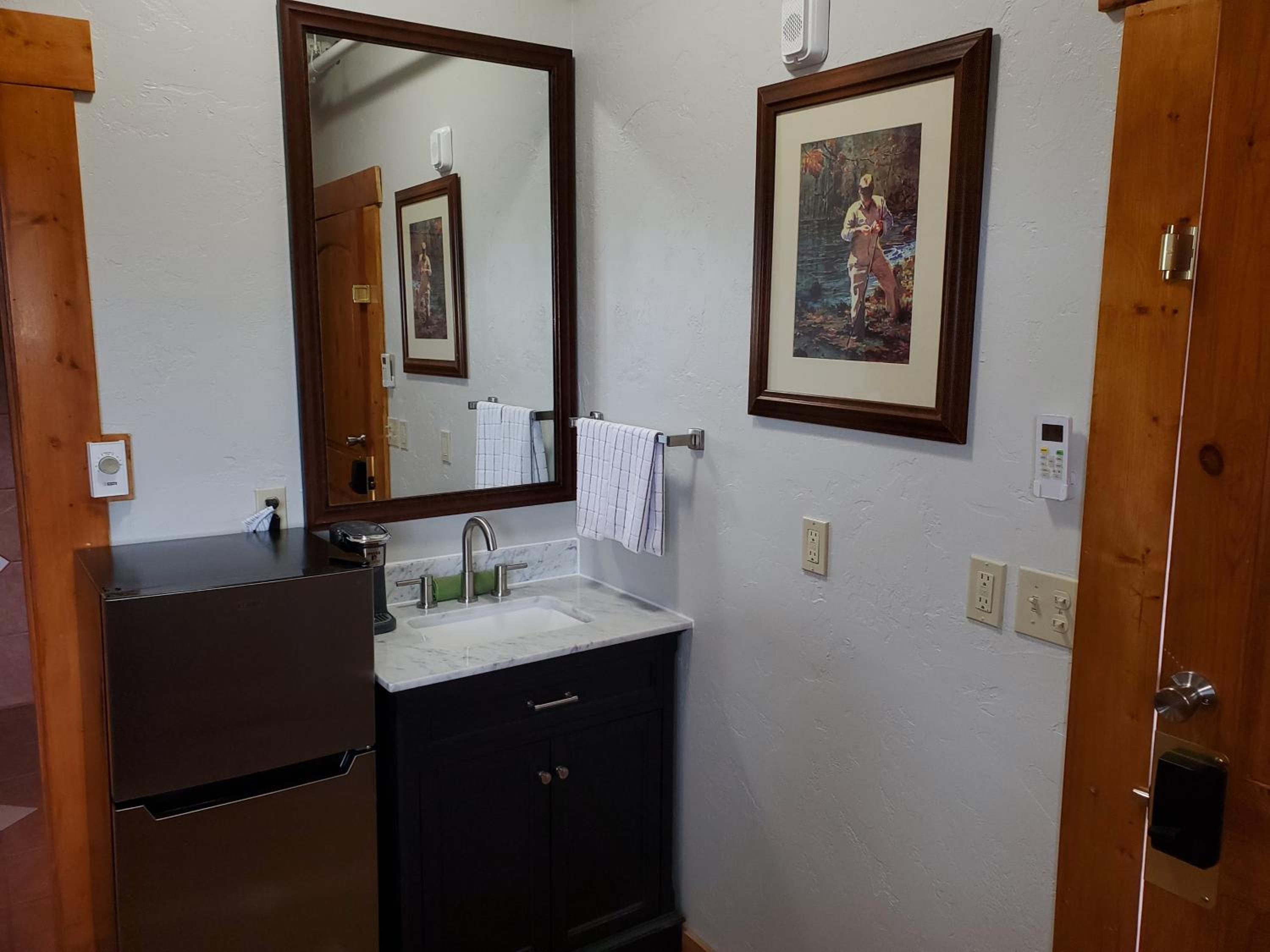 Deluxe Queen Room - Photo 3