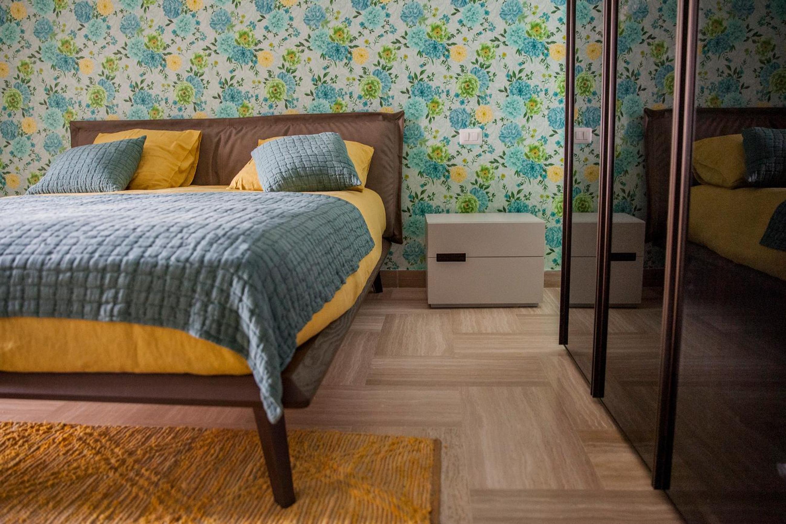 Deluxe Double Room (2 Adults + 1 Child) photo 2