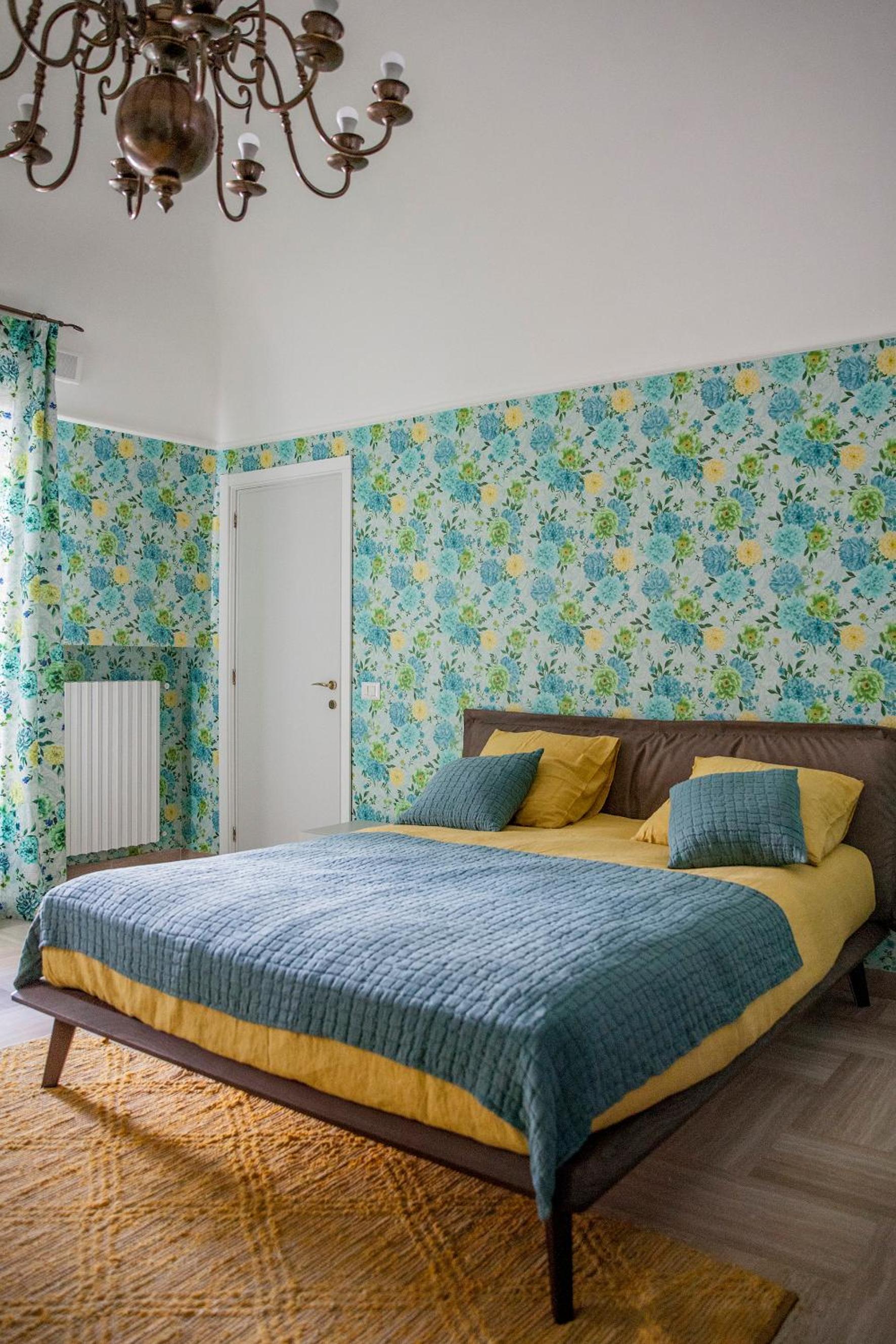 Deluxe Double Room (2 Adults + 1 Child) photo 3