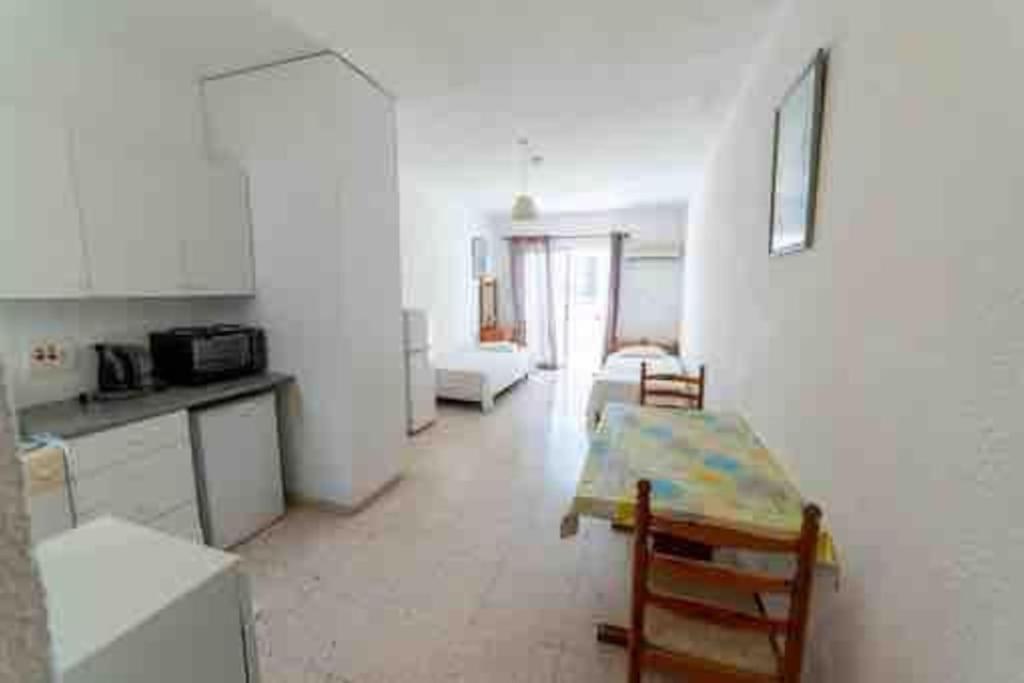 Studio Apartment photo 1