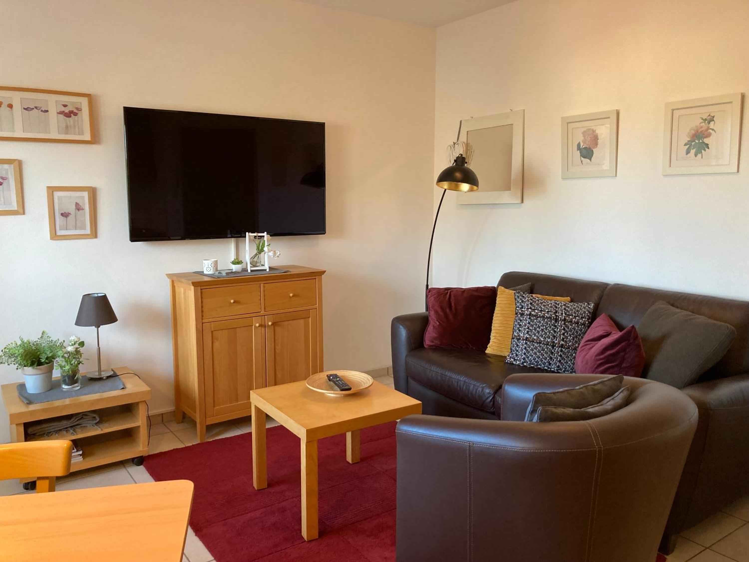 Apartment with Garden View - Photo 4