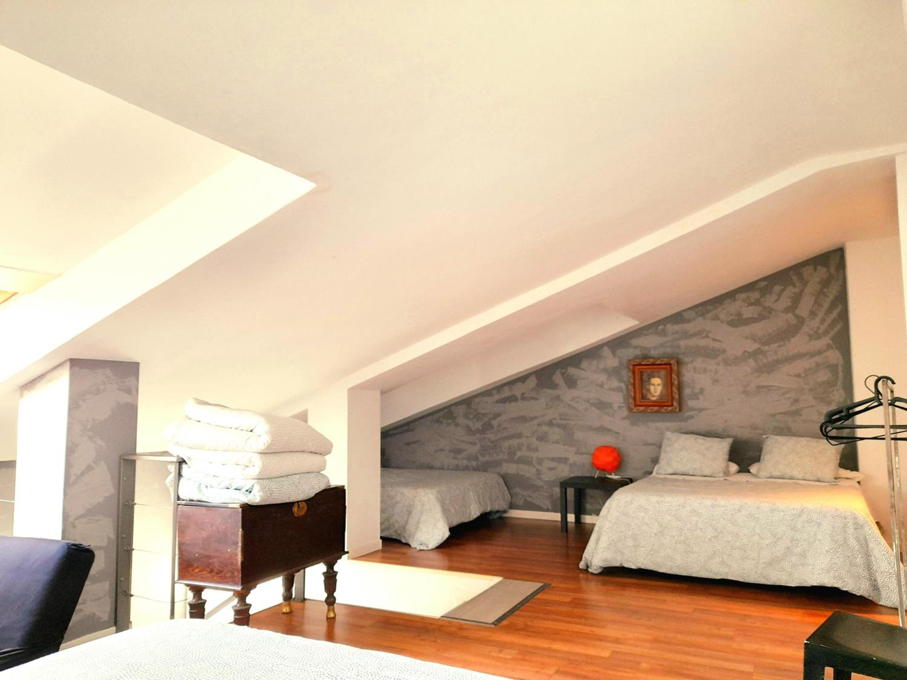 Apartment - Split Level - Photo 4