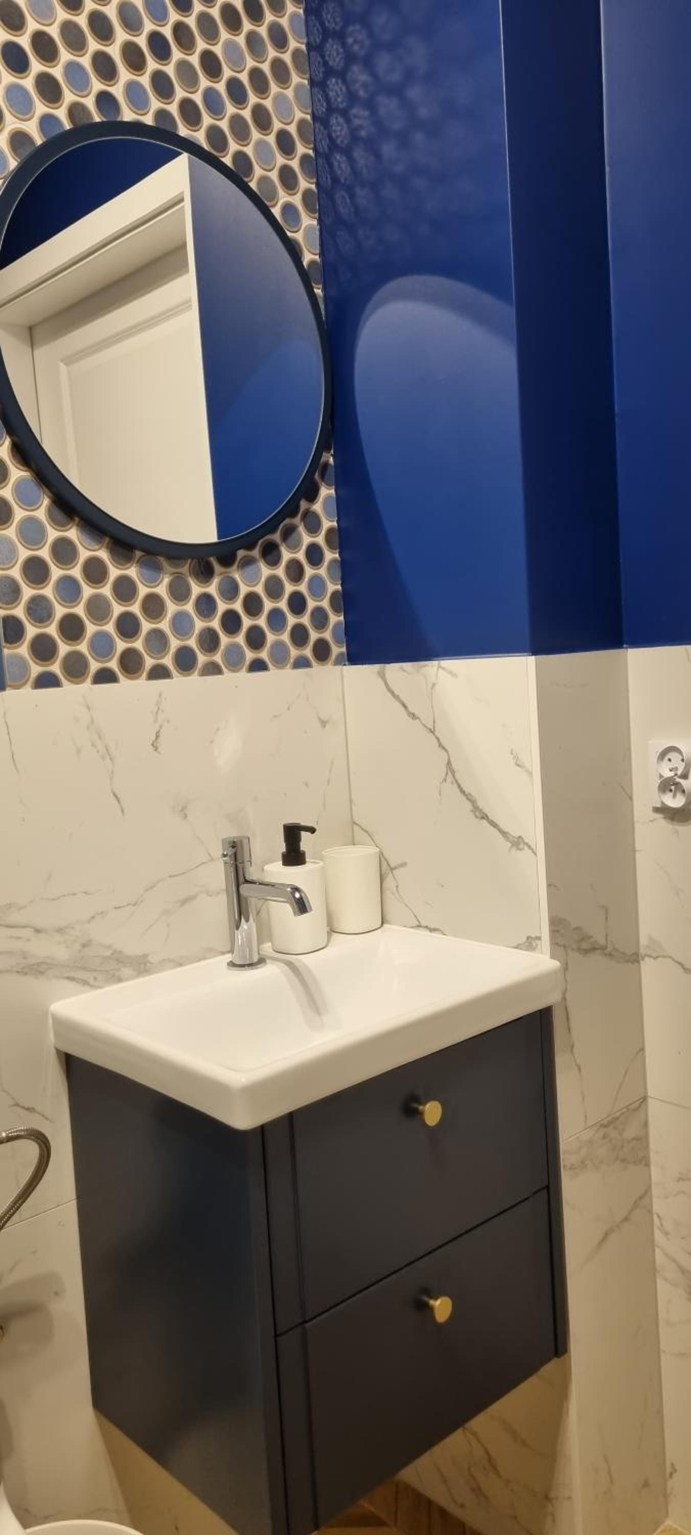 One-Bedroom Apartment - Photo 8