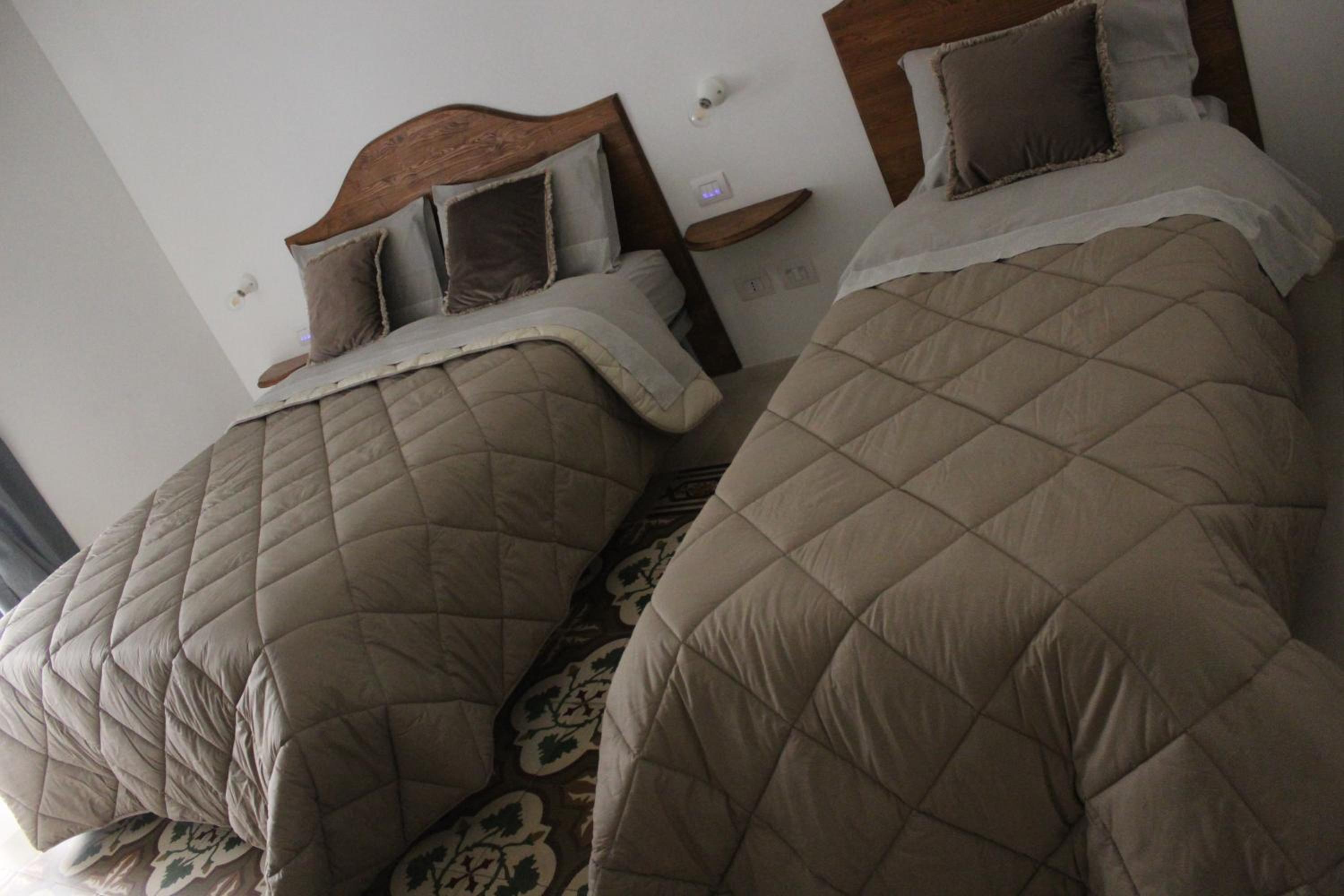 Triple Room with Private Bathroom - Photo 22