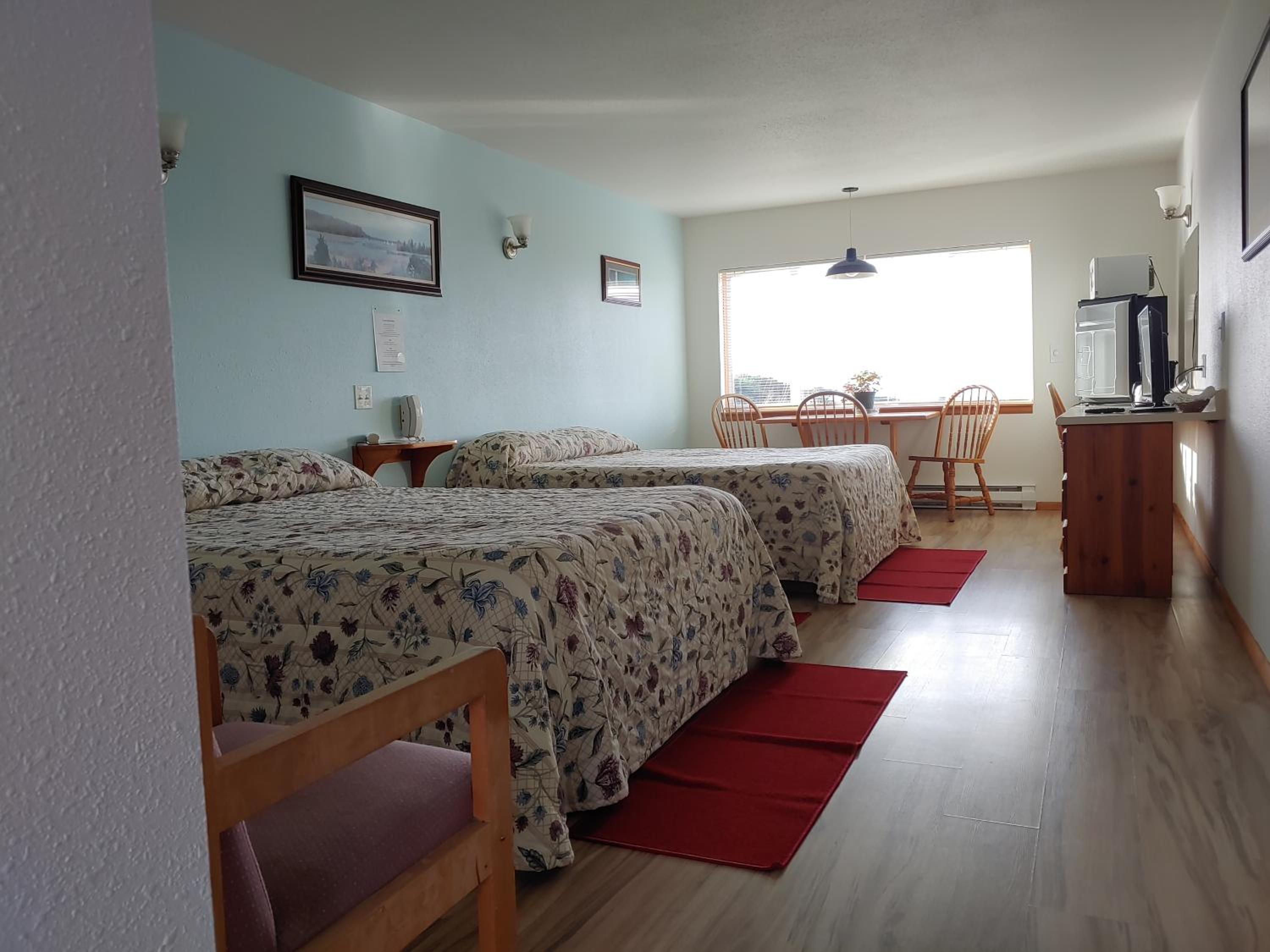 Superior Queen Room with Two Queen Beds photo 2