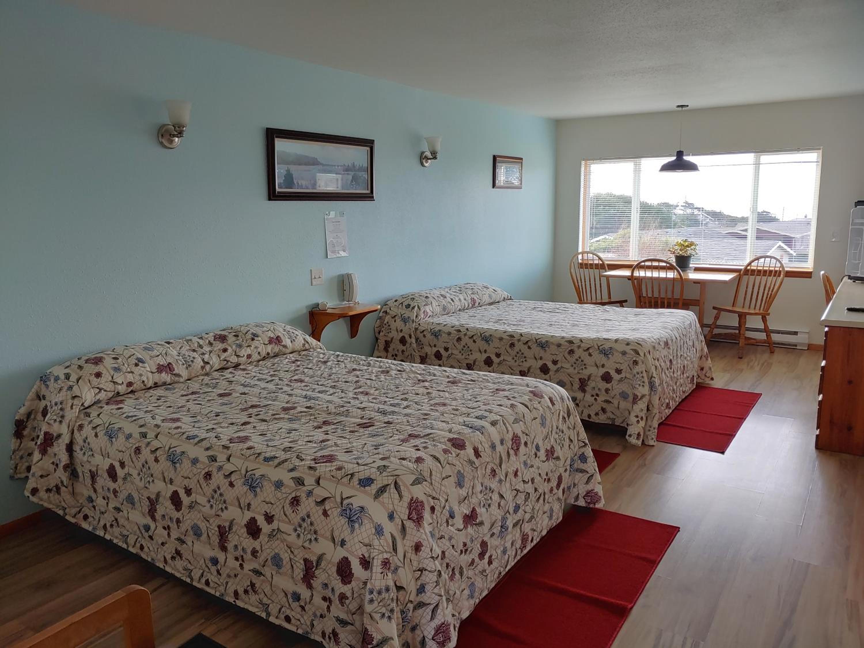 Superior Queen Room with Two Queen Beds photo 3